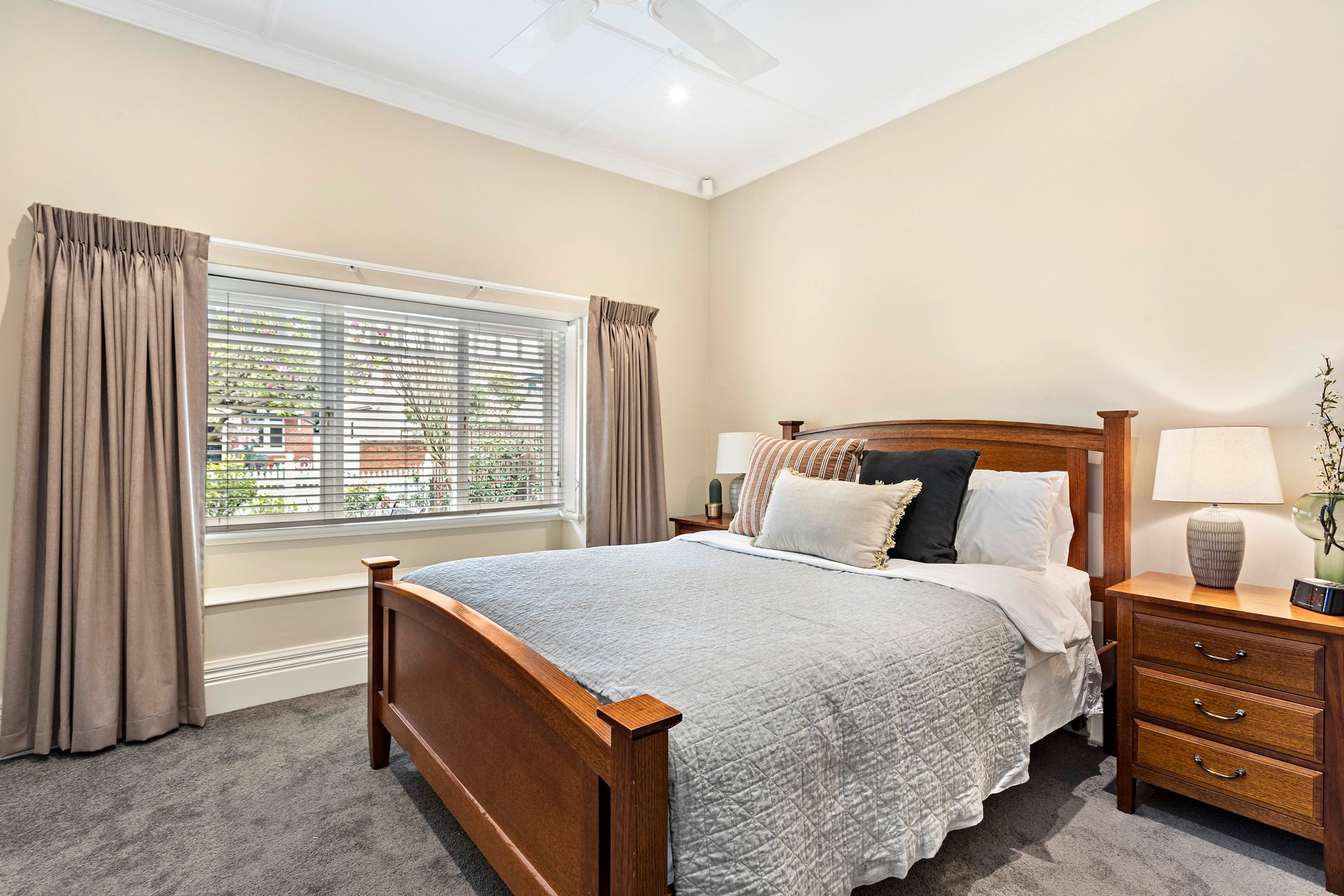 Property Gallery Thumbnail 9