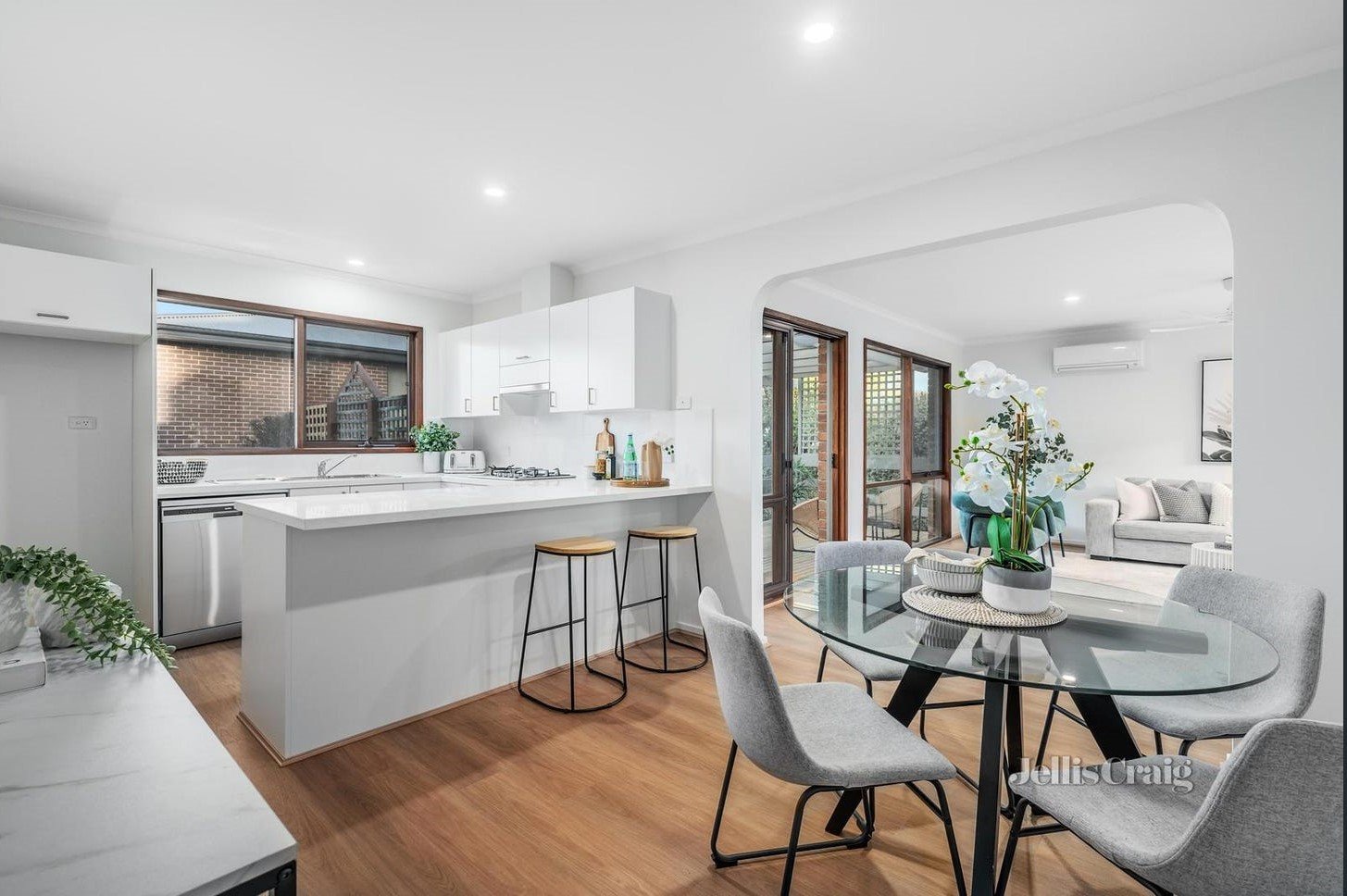 2/6 Angus Drive, Glen&nbsp;Waverley image 2