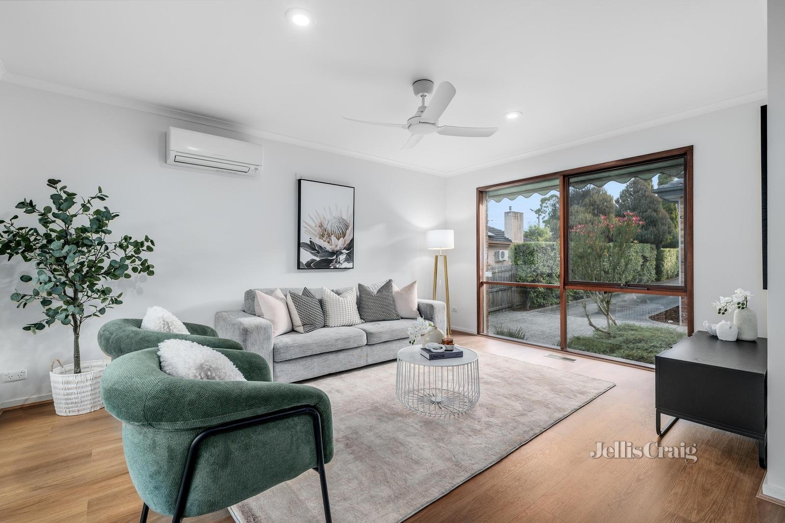 2/6 Angus Drive, Glen Waverley image 2