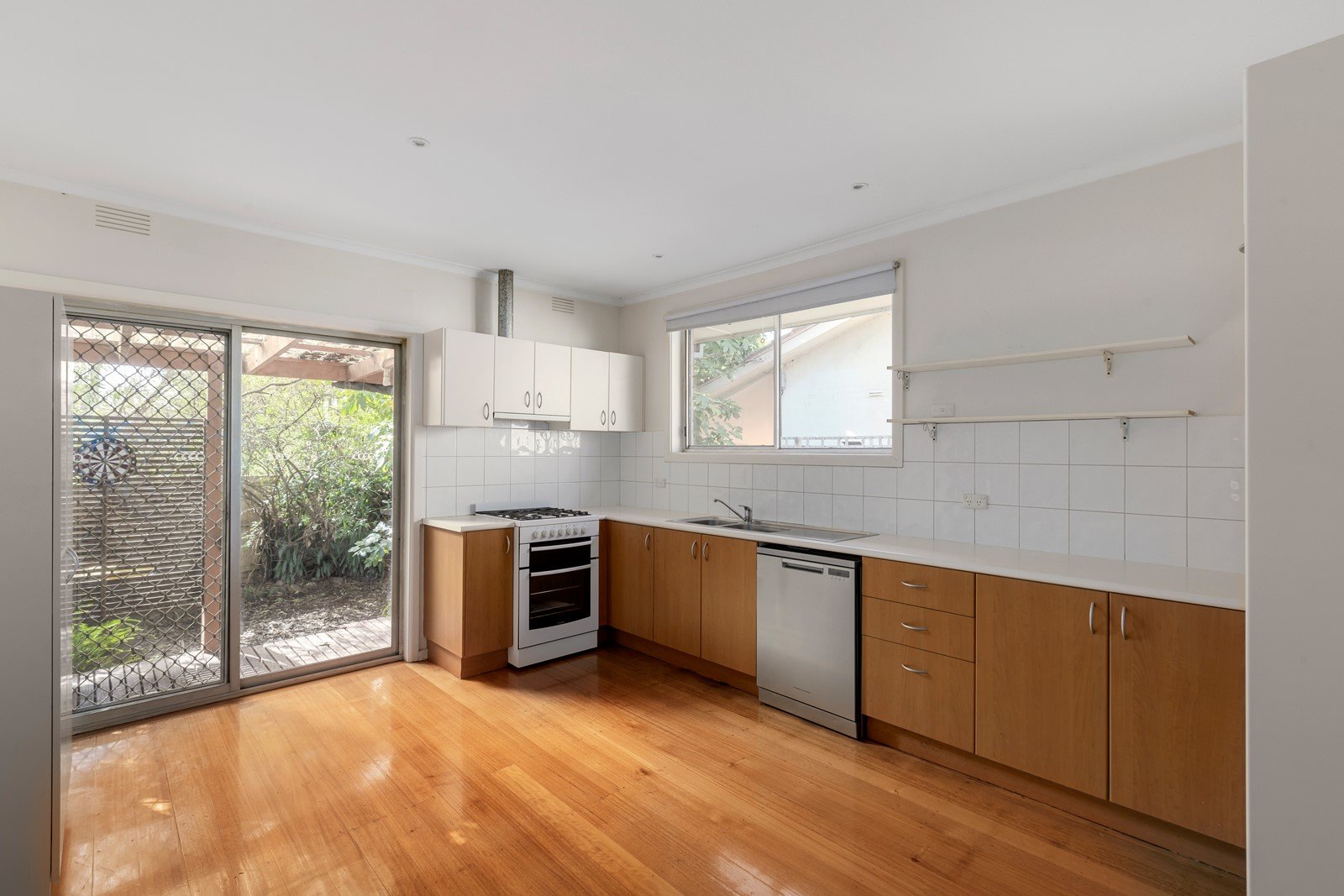 26 Arnott Street, Mont Albert North image 3
