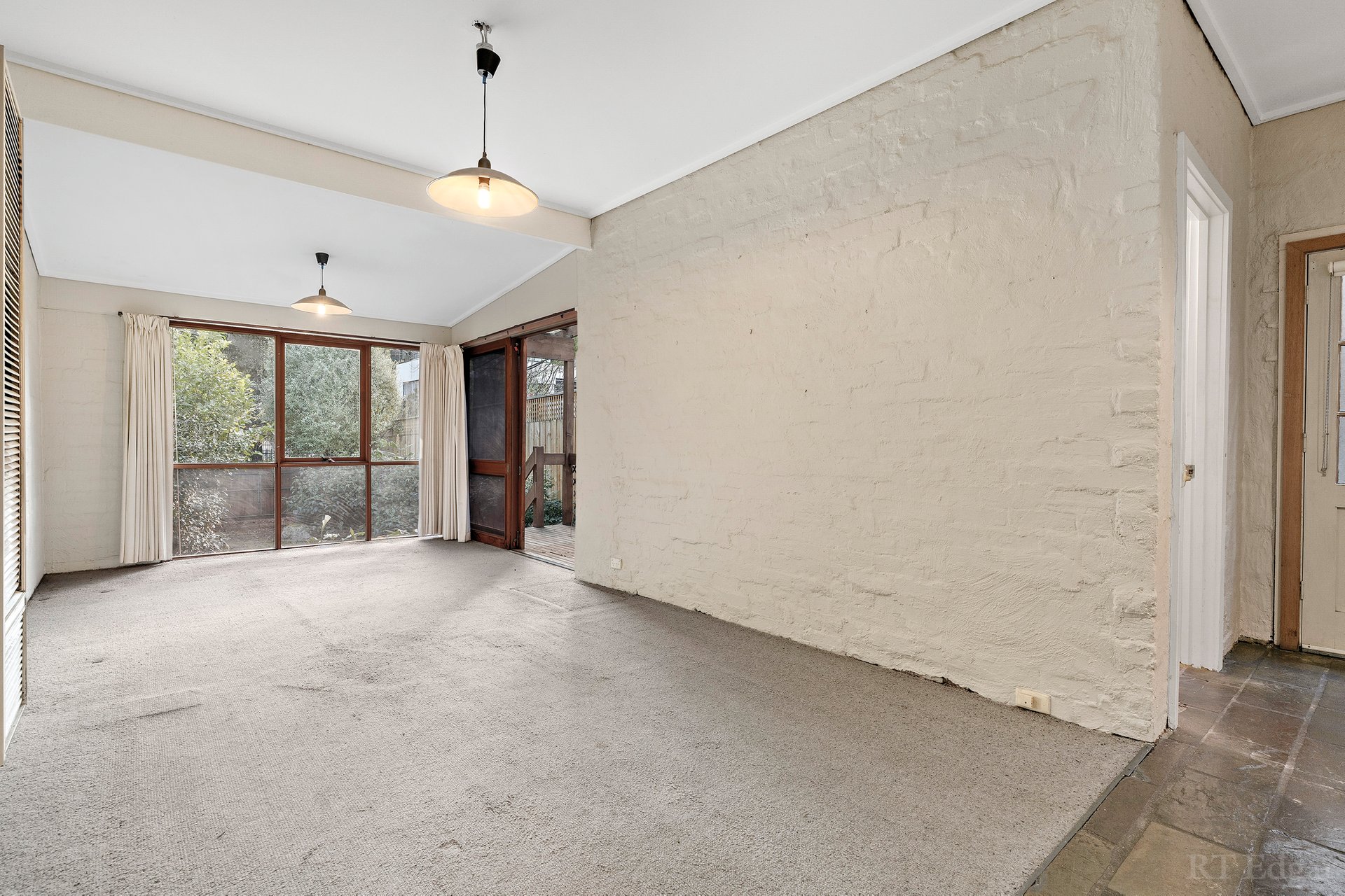 Property Gallery Thumbnail 3