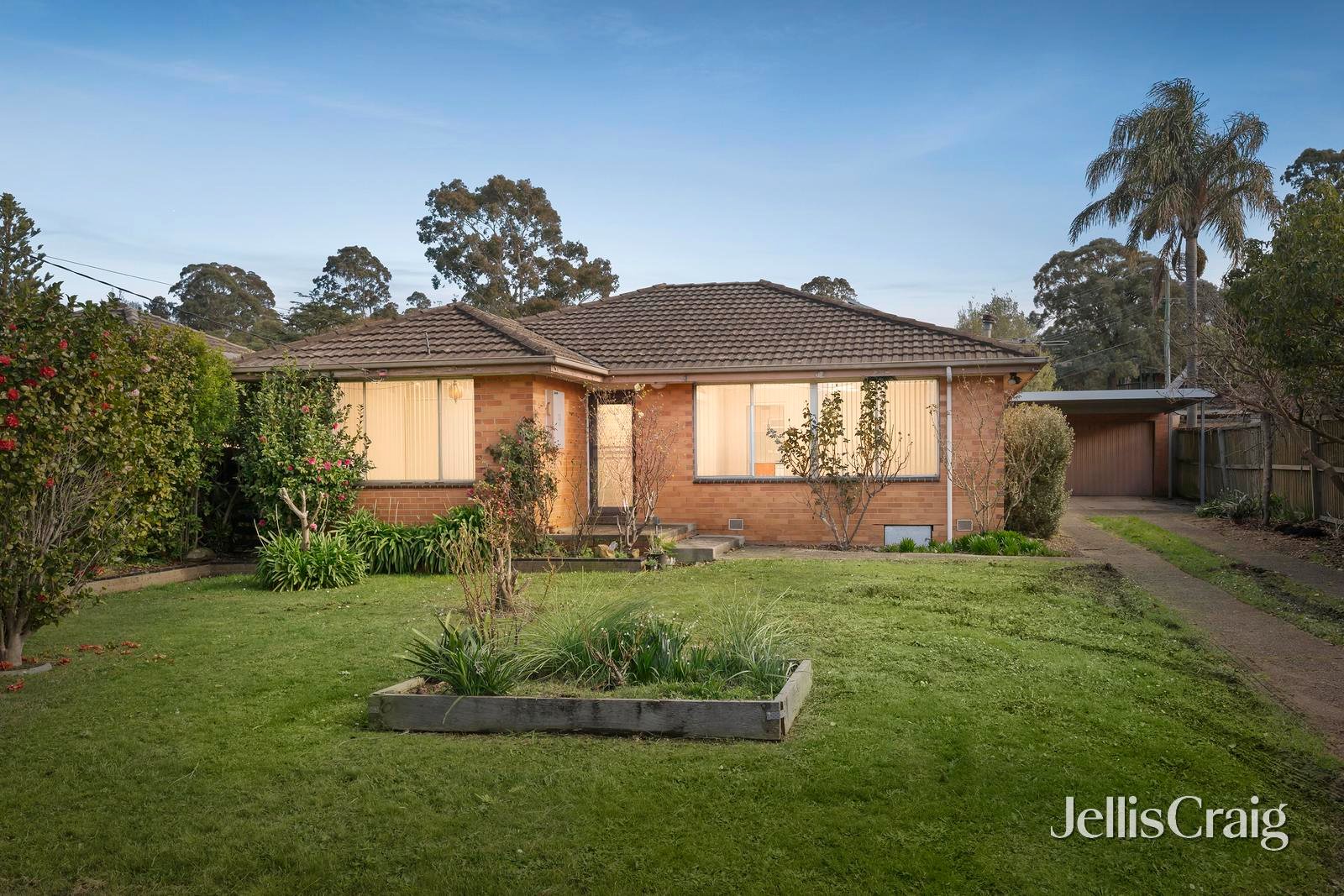 26 Balcombe Avenue, Mooroolbark image 1