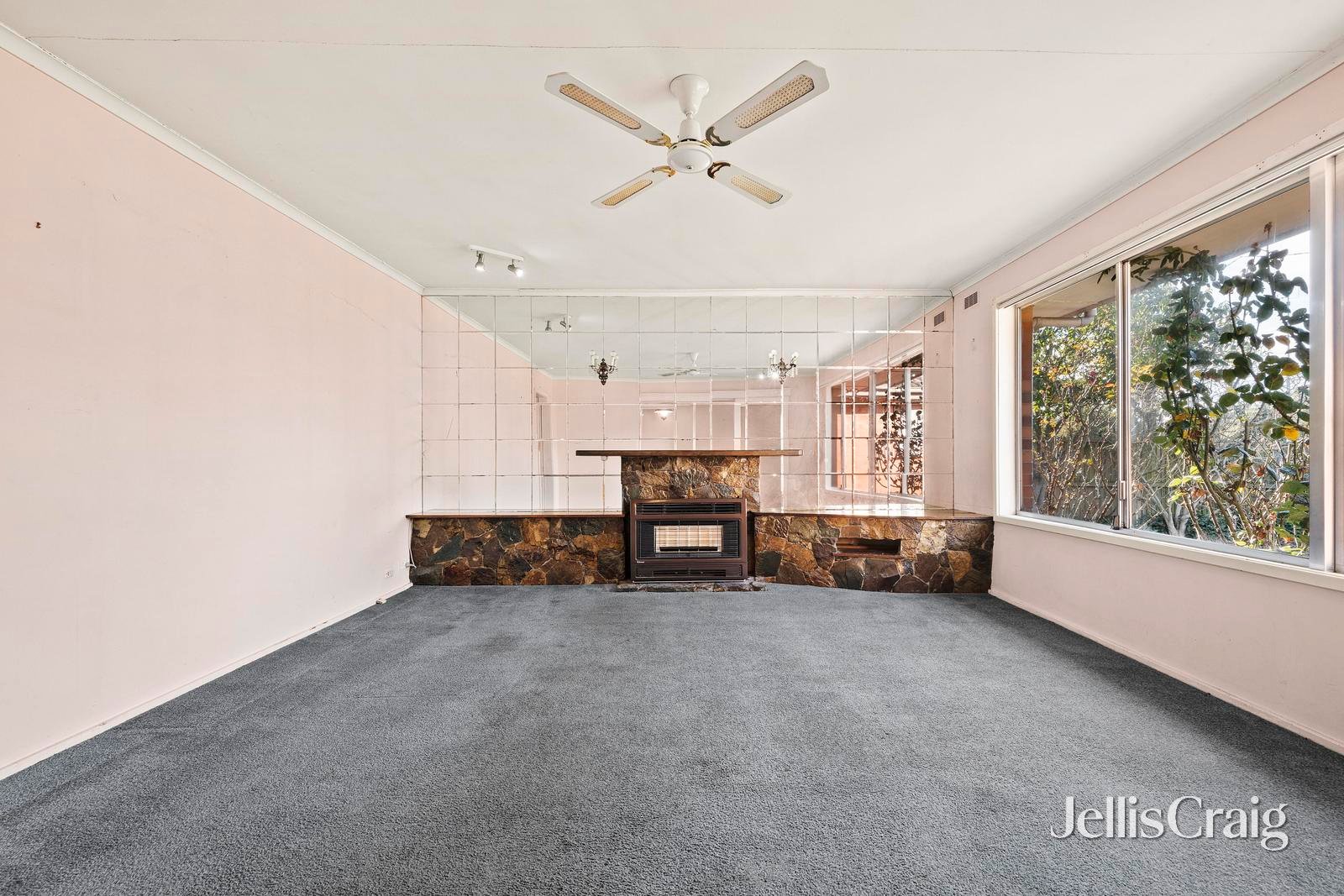 26 Balcombe Avenue, Mooroolbark image 2
