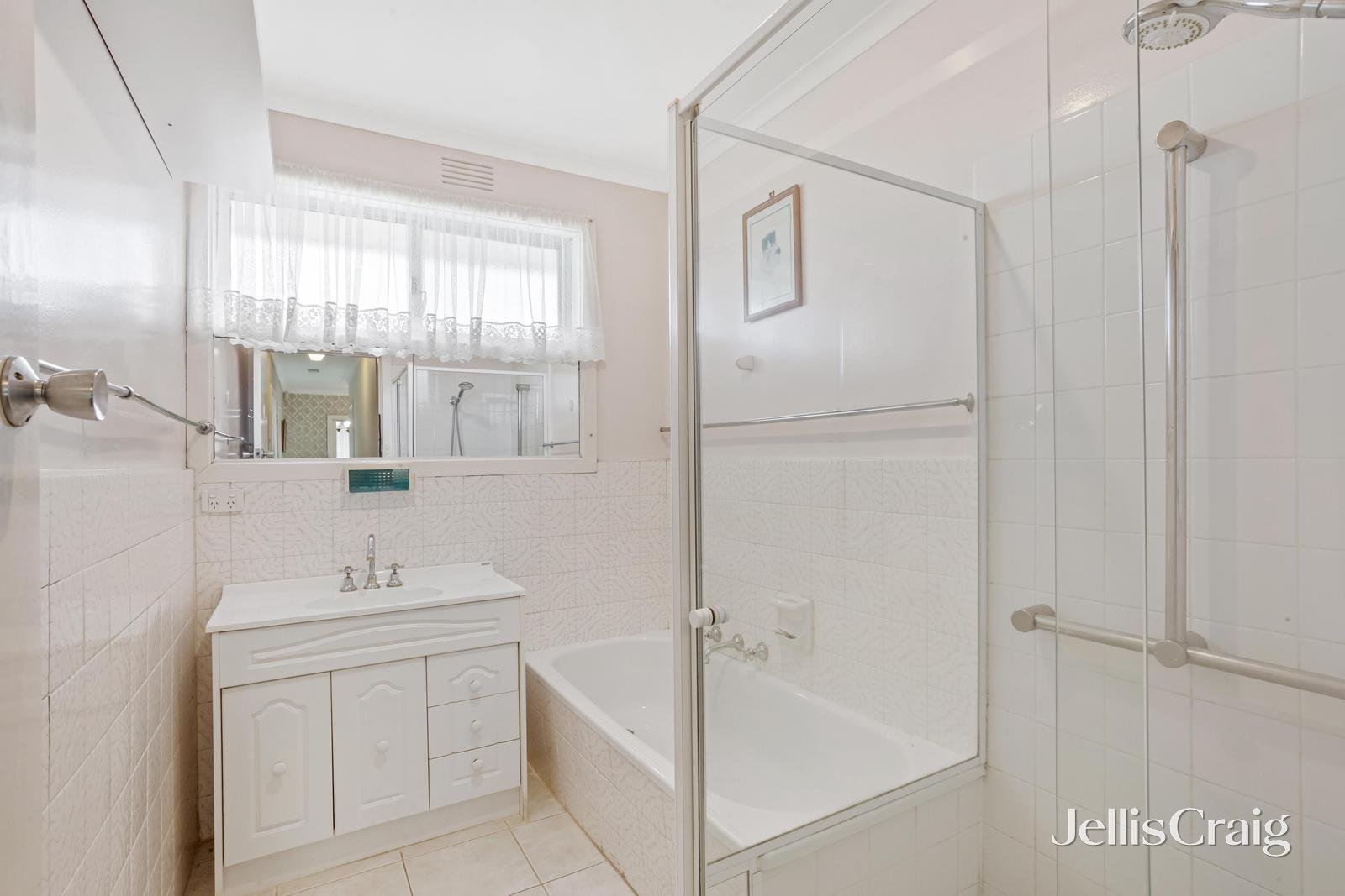 26 Banbury Street, Burwood East image 5