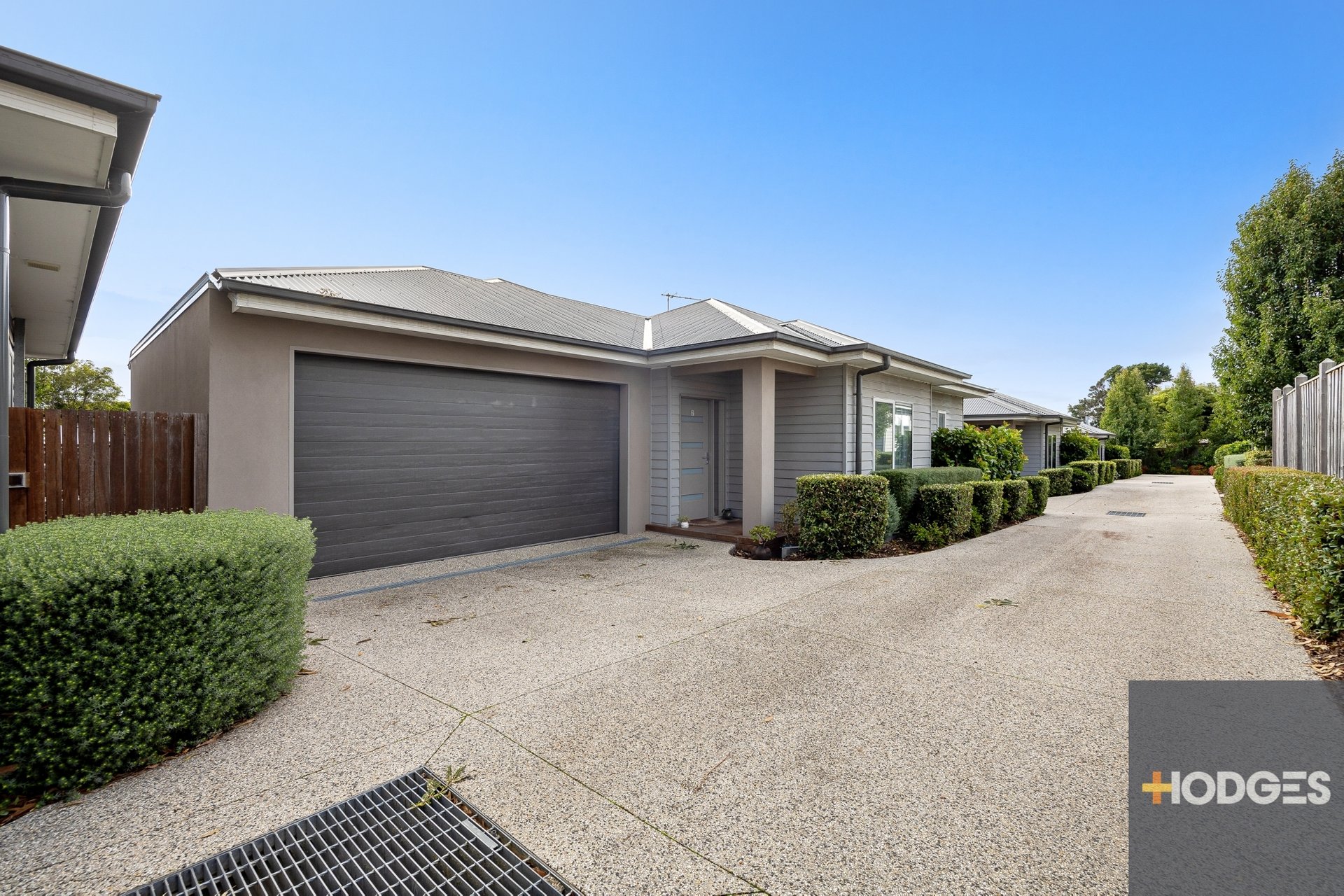 2/6 Banks Street MCCRAE