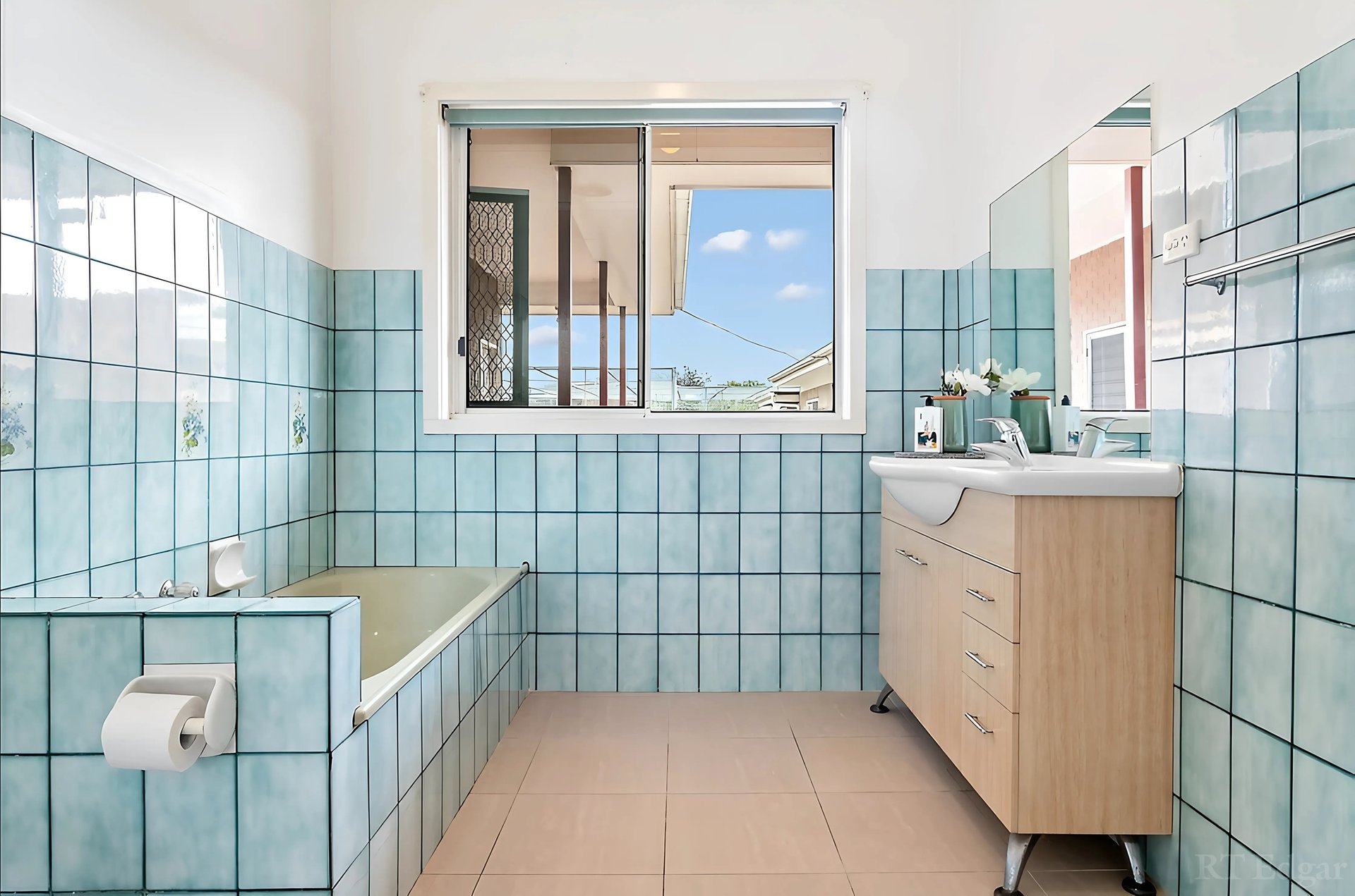 Property Gallery Thumbnail 7