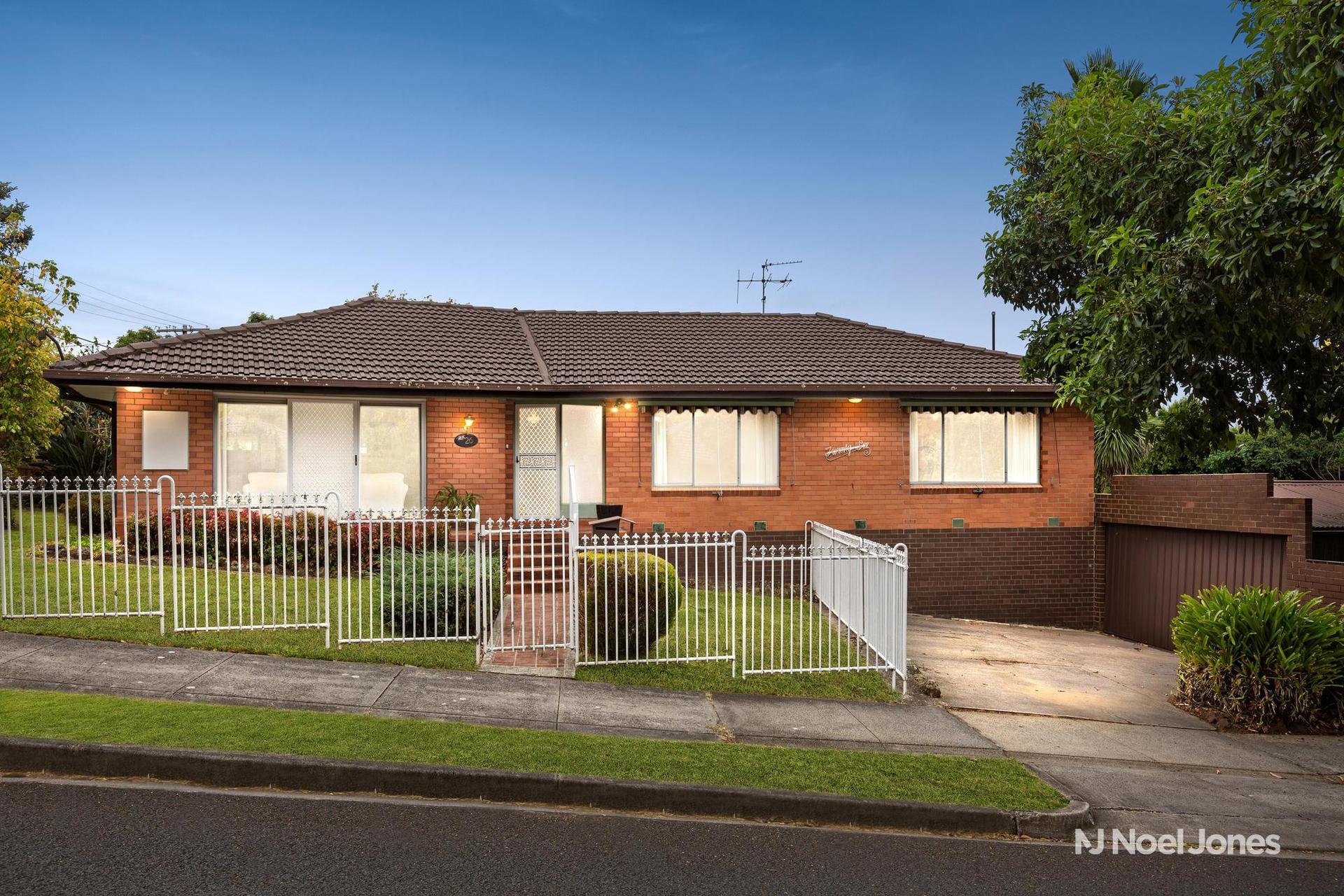 26 Belinda Crescent, DONCASTER EAST VIC 3109 Noel Jones