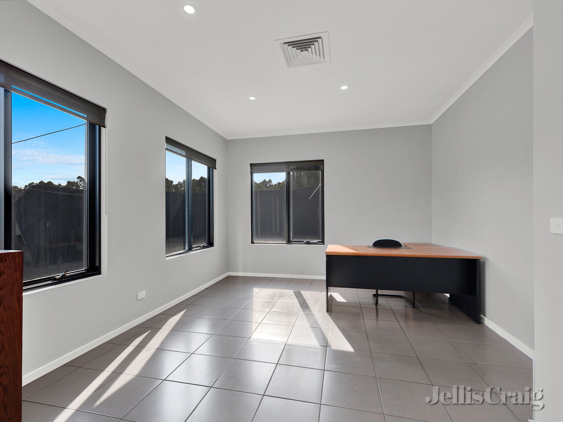 26 Bellevue Crescent, Preston image 4