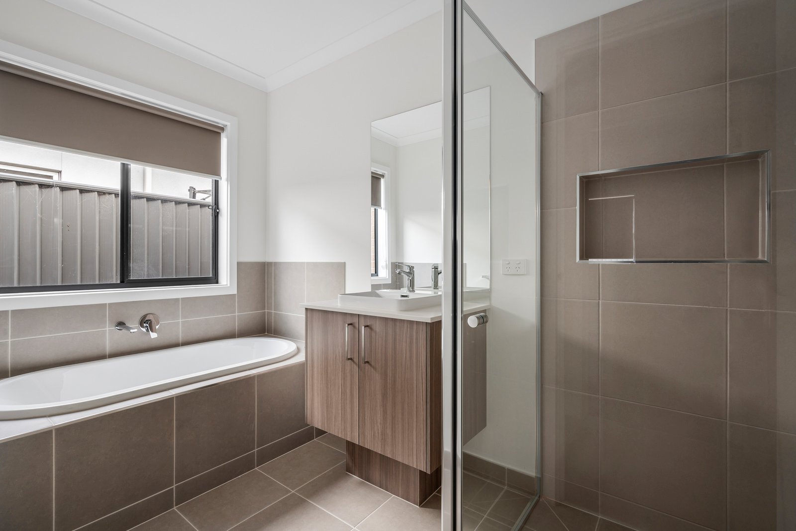 Property Gallery Thumbnail 9