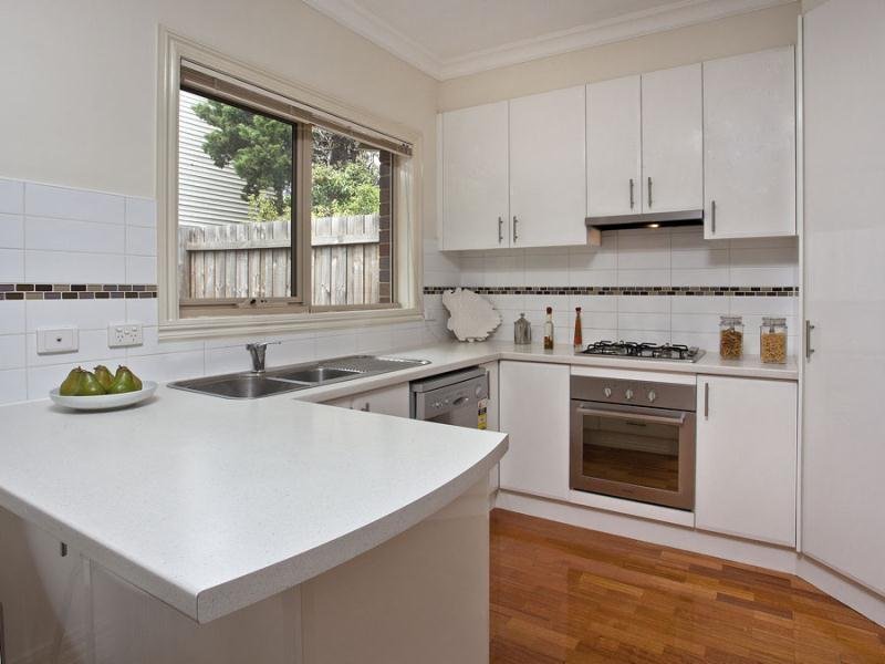 2/6 Bothwell Street, Pascoe Vale image 2