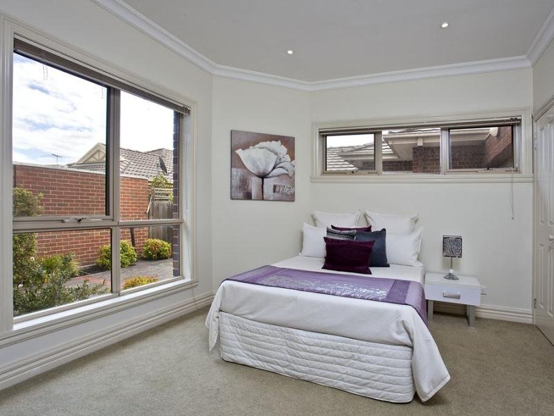 2/6 Bothwell Street, Pascoe Vale image 6