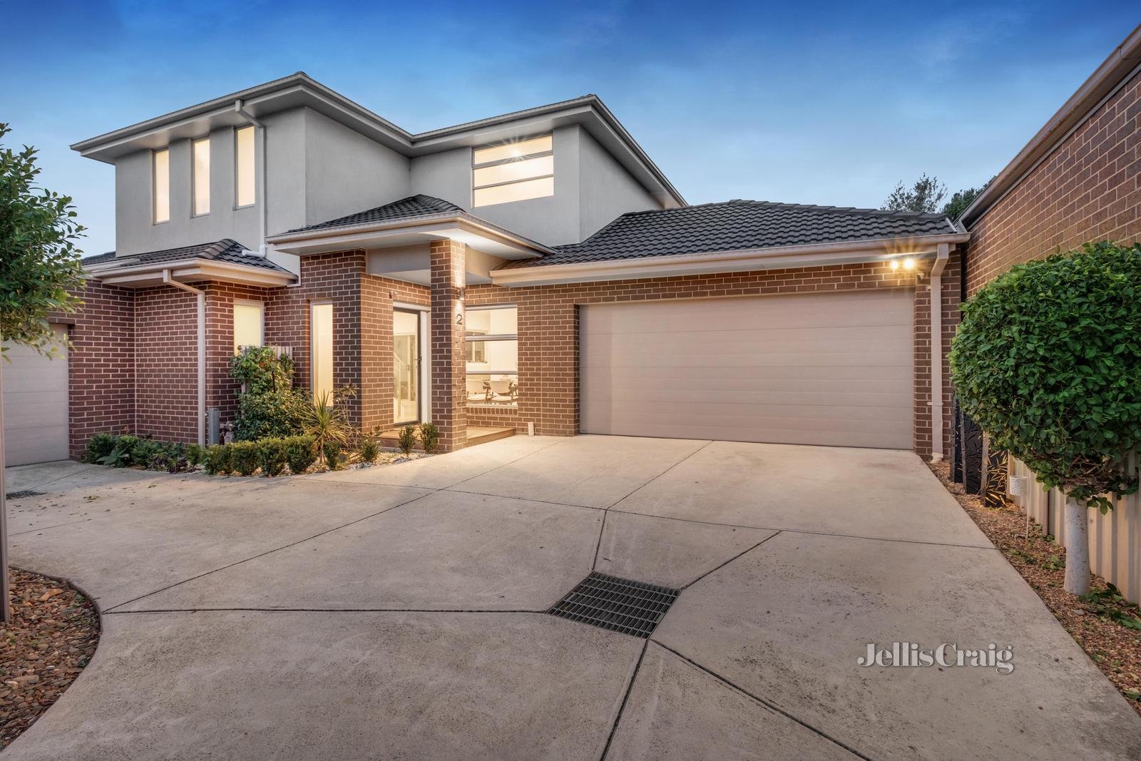 2/6 Briggs Street, Mount Waverley image 1