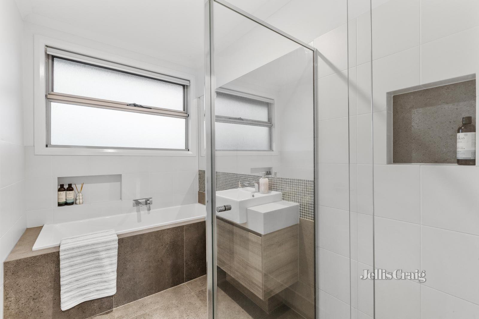 2/6 Briggs Street, Mount Waverley image 10