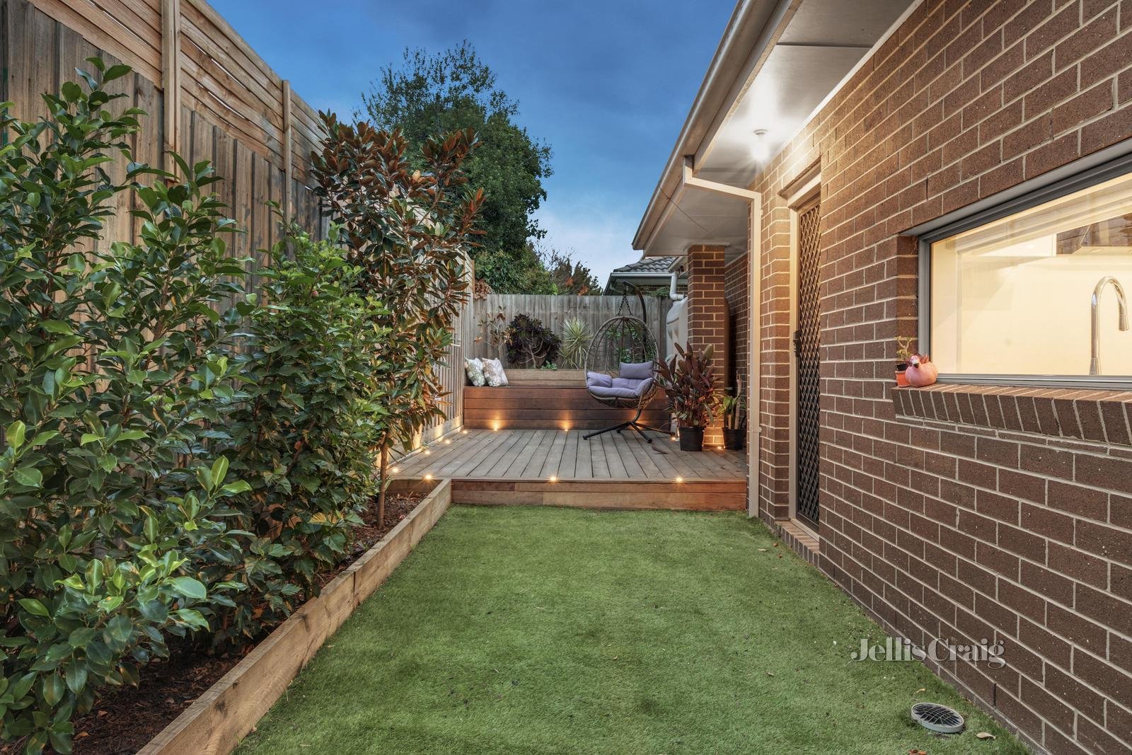 2/6 Briggs Street, Mount Waverley image 11