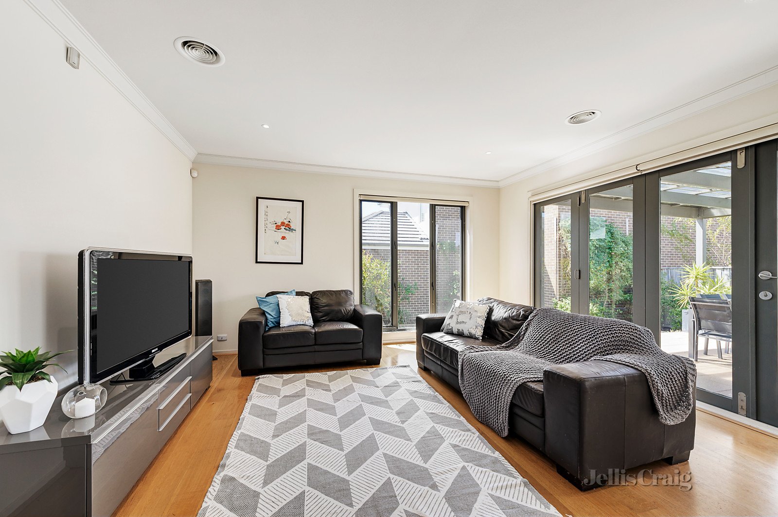 26 Brockhoff Drive, Burwood image 2