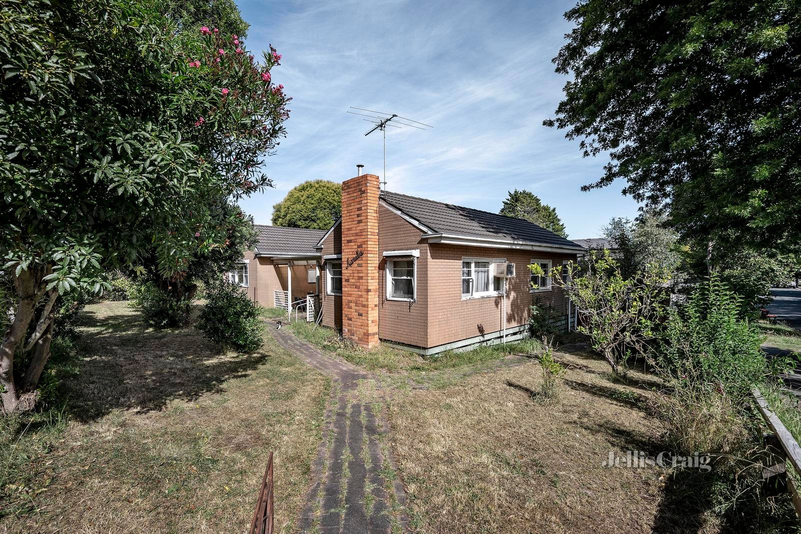 26 Brunswick Road, Mitcham image 2