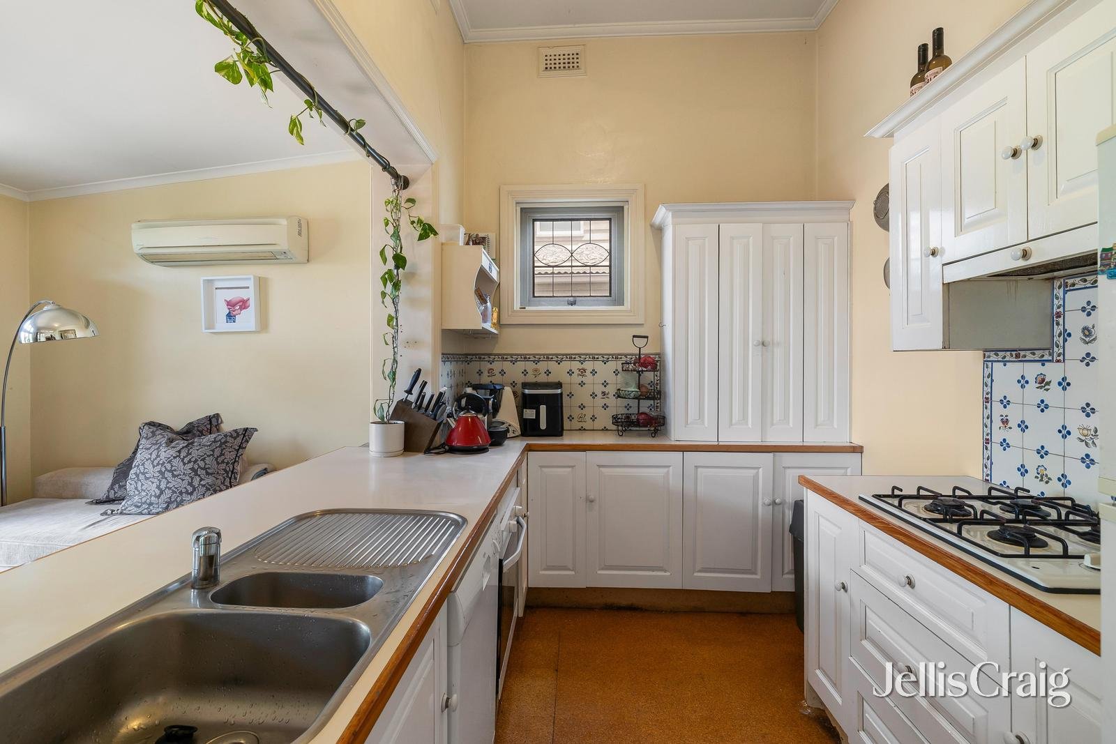 26 Byron Street, Kew image 3