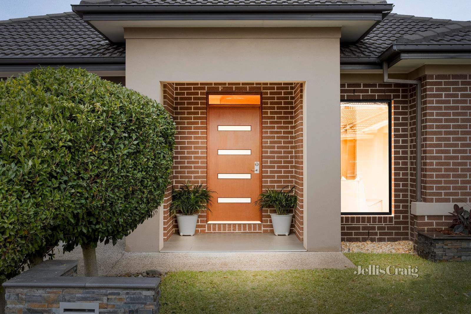 26 Cairn Drive, South Morang image 1