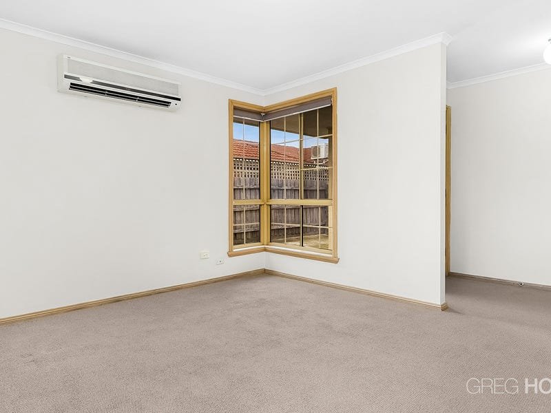 2/6 Carling Court, Altona Meadows image 5