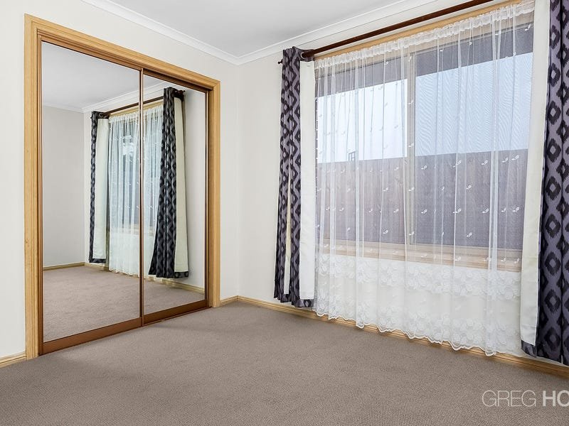 2/6 Carling Court, Altona Meadows image 7