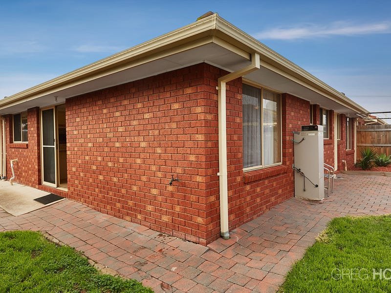 2/6 Carling Court, Altona Meadows image 9