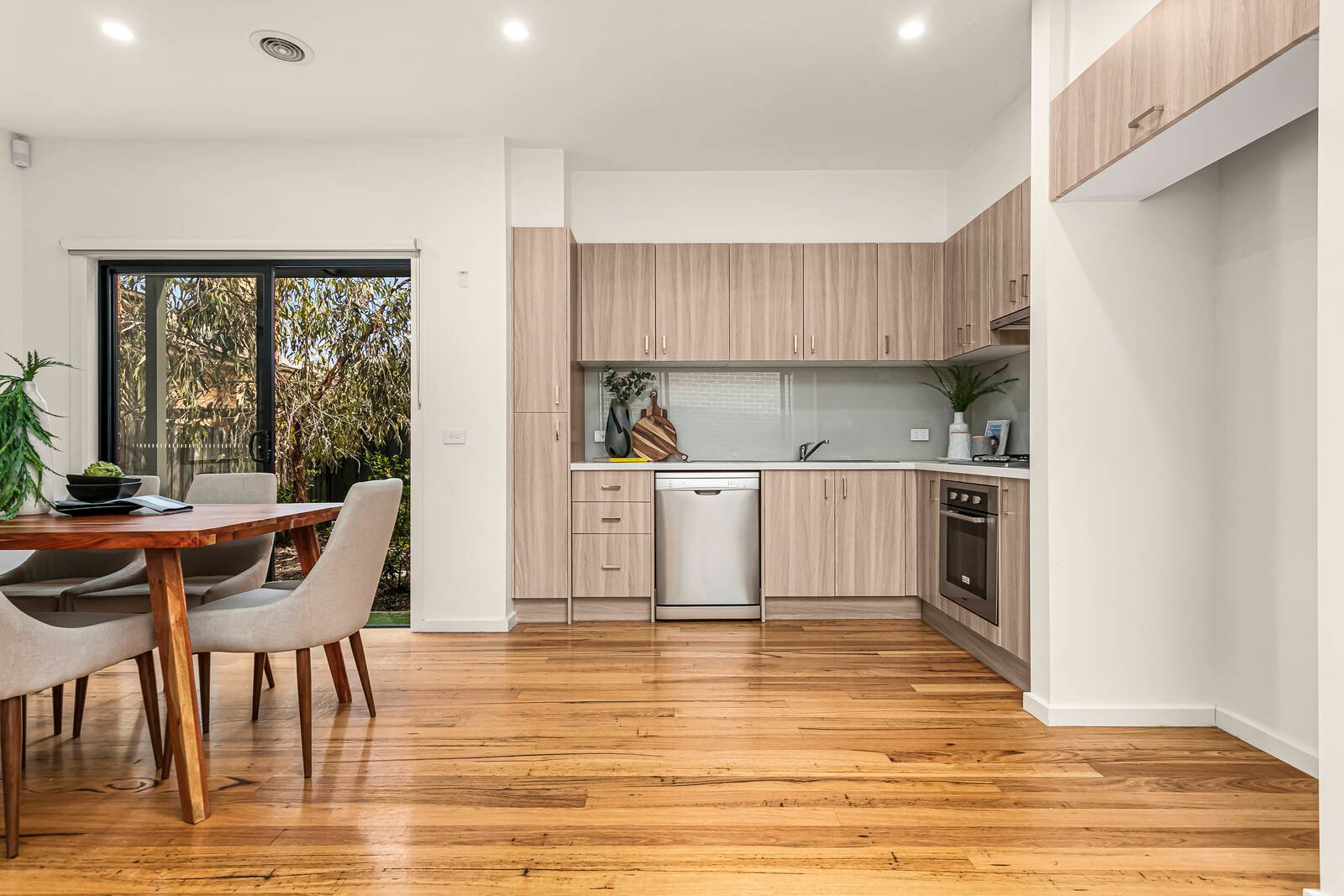 Property Gallery Thumbnail 3