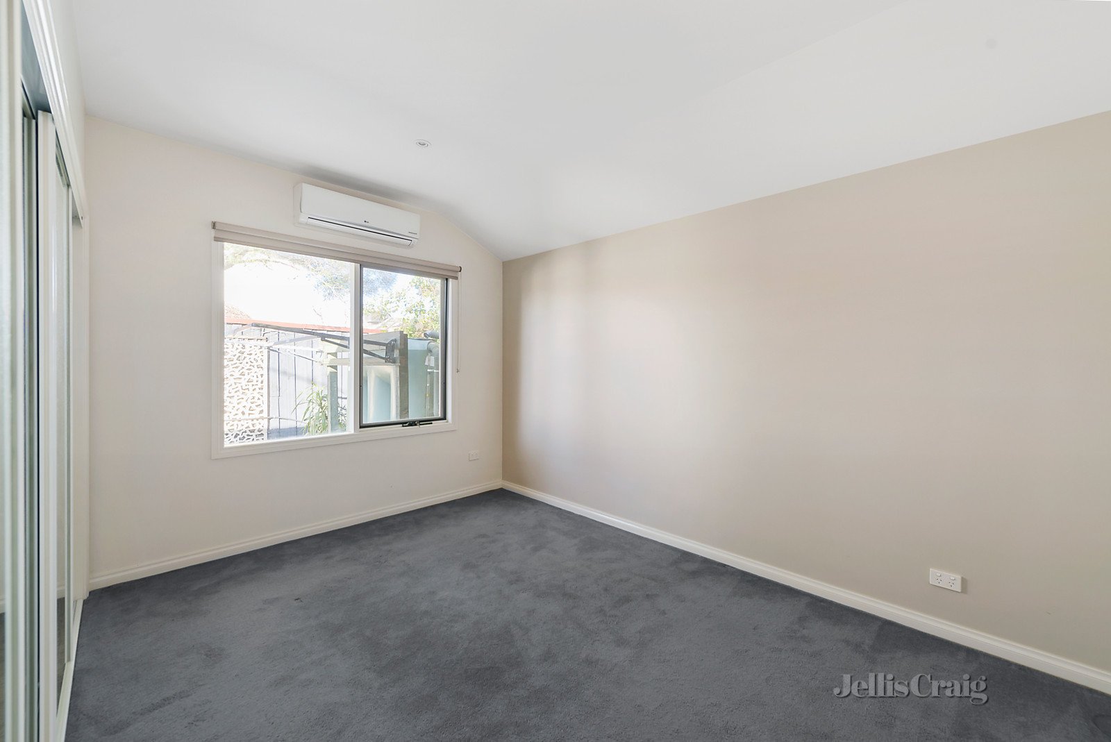 2/6 Connie Street, Bentleigh East image 6