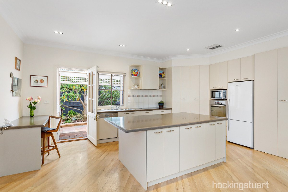 2/6 Corhampton Road, Balwyn North image 5