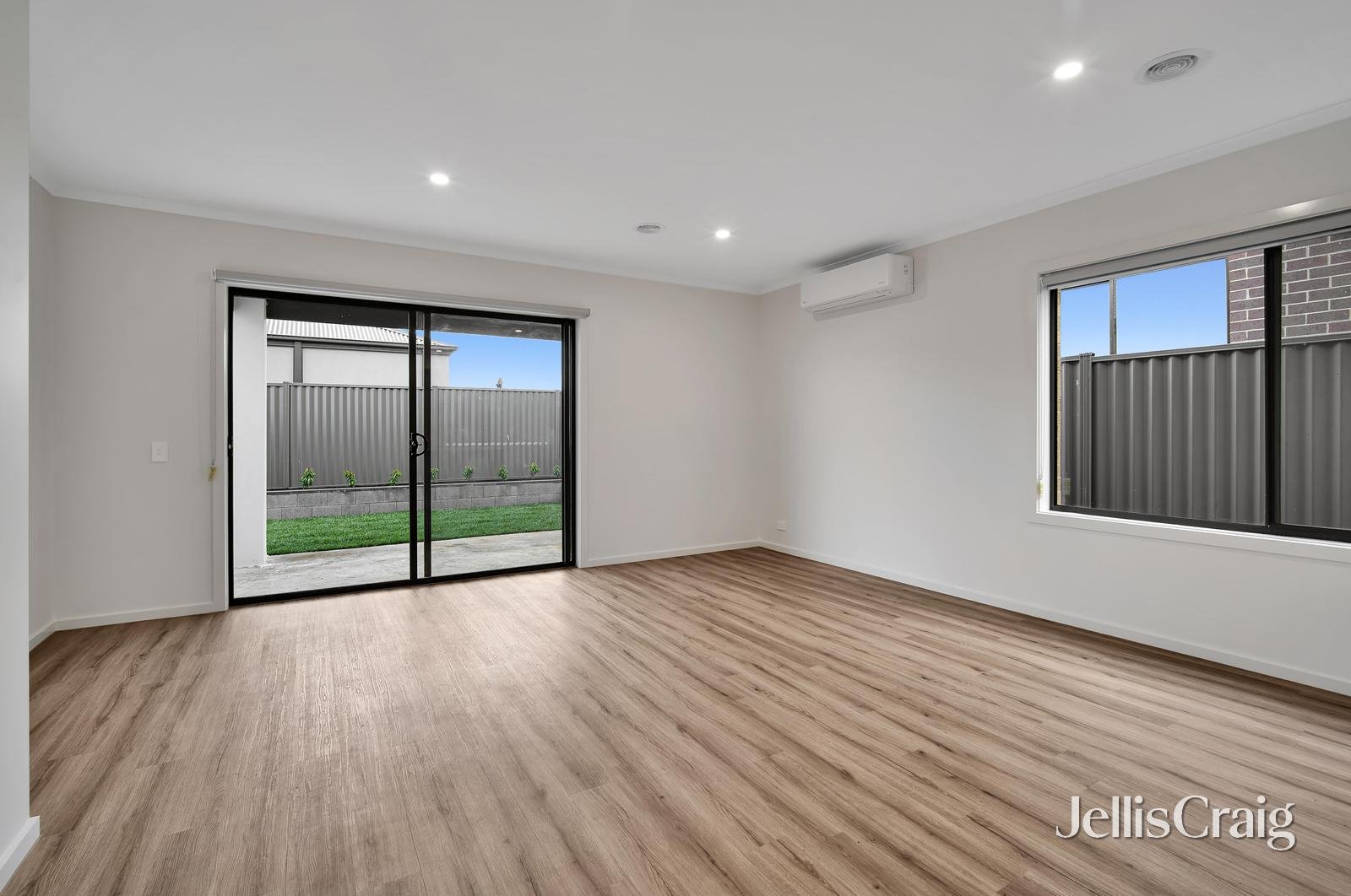 26 Cormorant Grange, Winter&nbsp;Valley image 3
