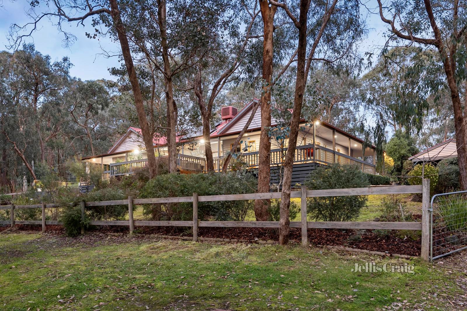 26 Delatite Court, Warrandyte South image 2