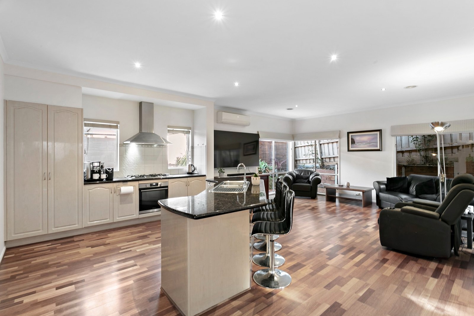 Property Gallery Thumbnail 3