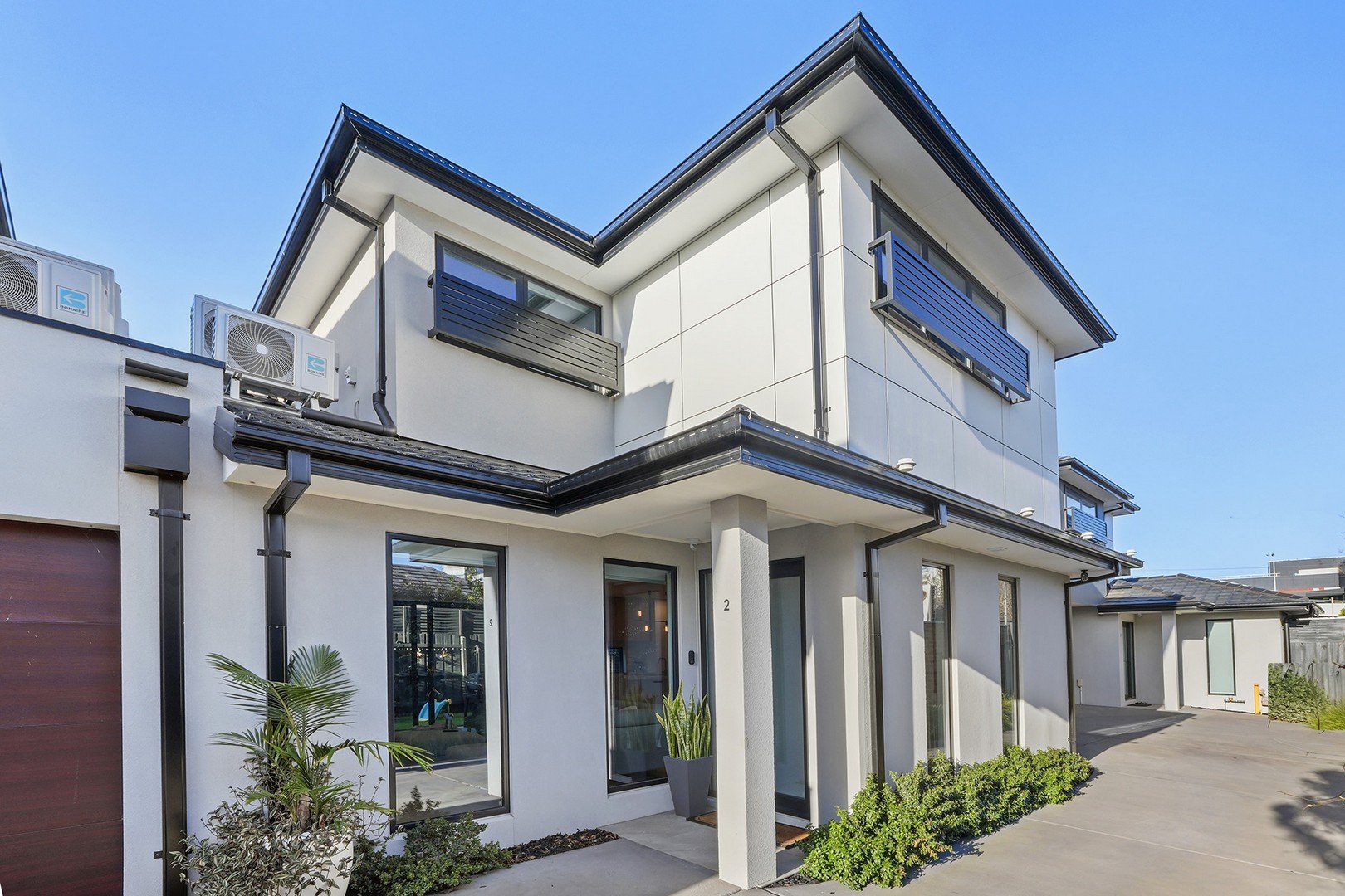 2/6 Edsall Street, Highett image 1