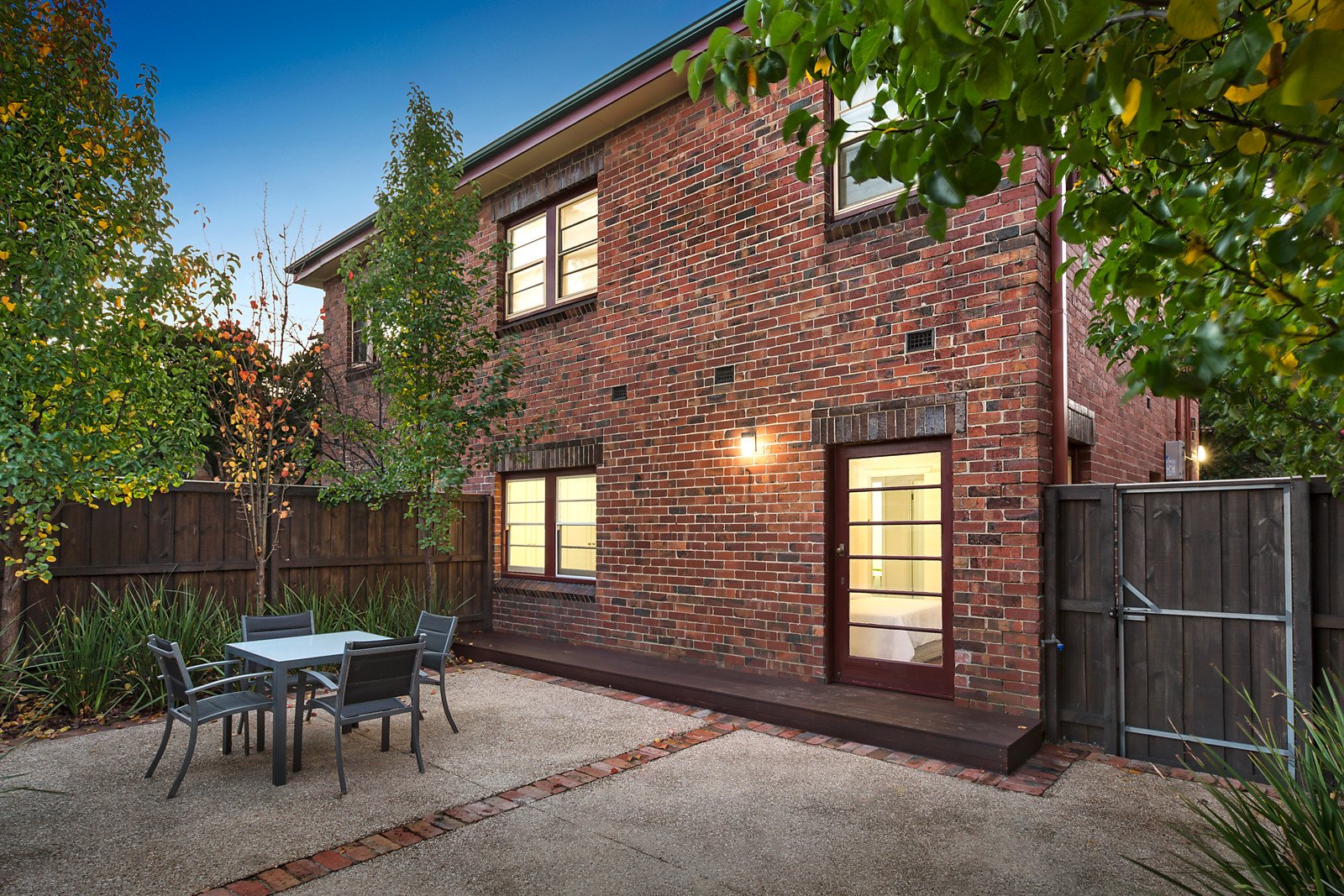 2/6 Finchley Court, Hawthorn image 1