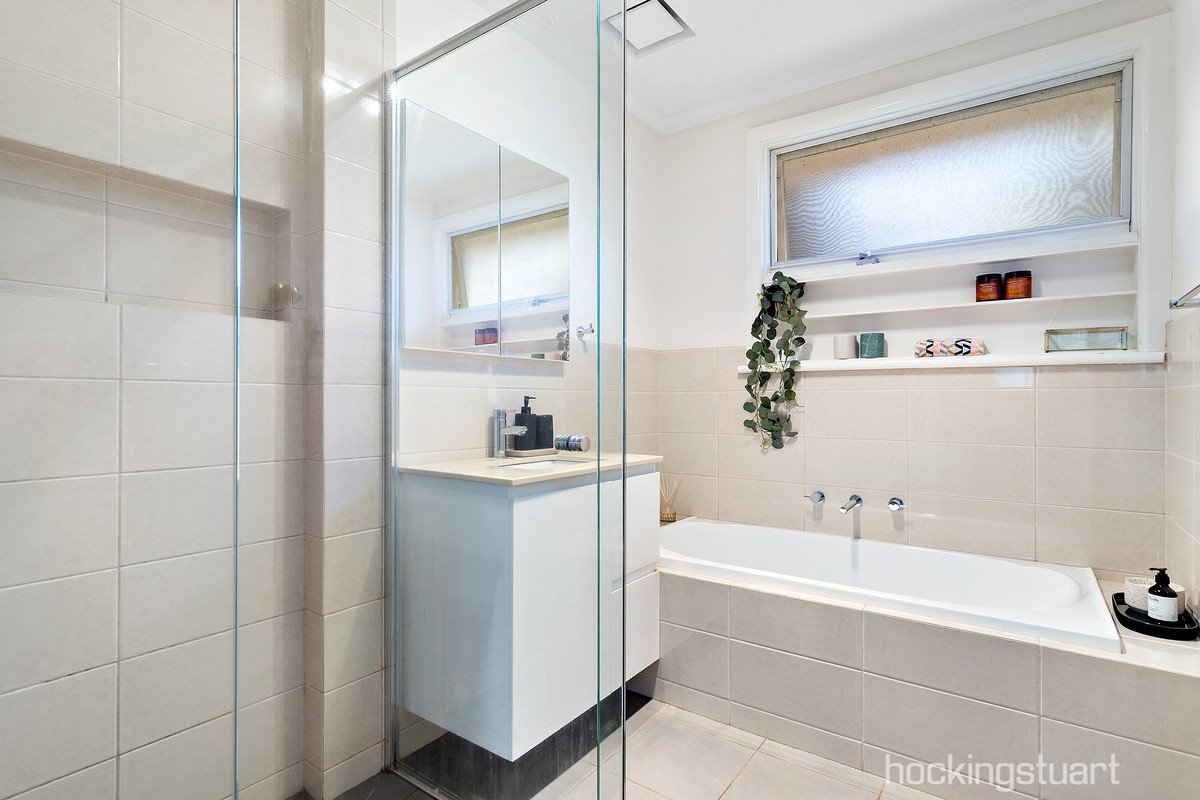 2/6 Florence Road, Surrey Hills image 7