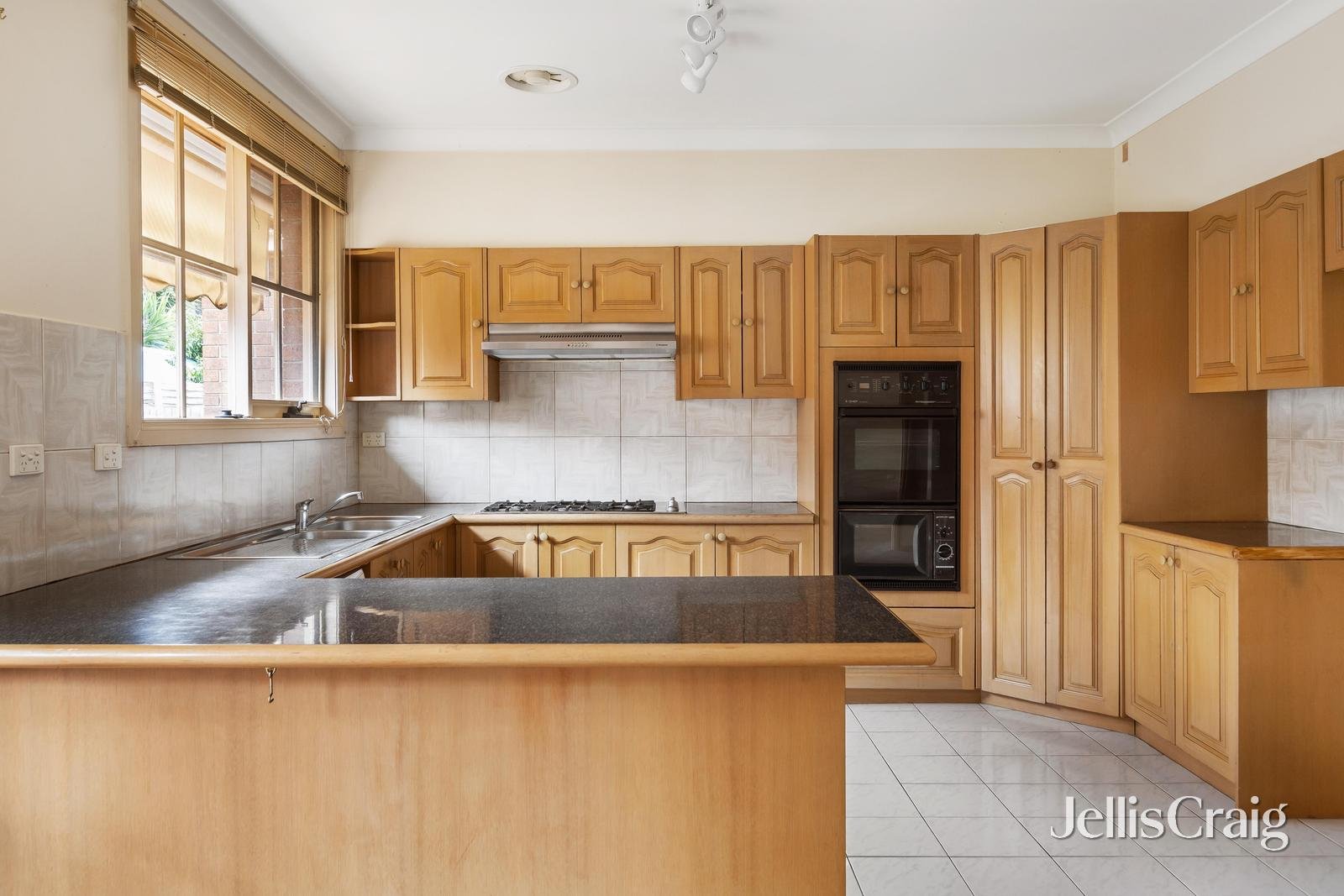 2/6 Gardenvale Road, Caulfield&nbsp;South image 4
