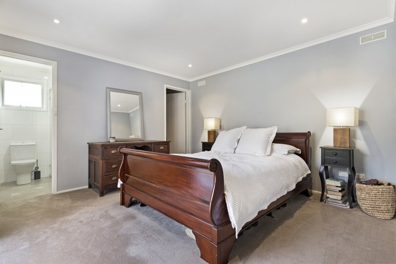Property Gallery Thumbnail 9
