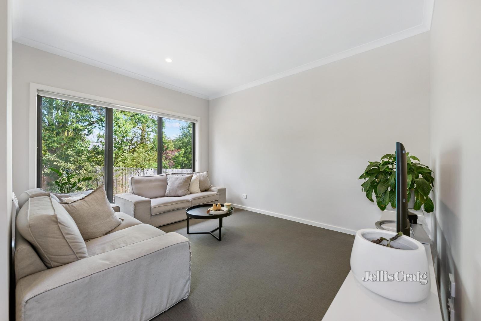 2/6 Gee Court, Nunawading image 2