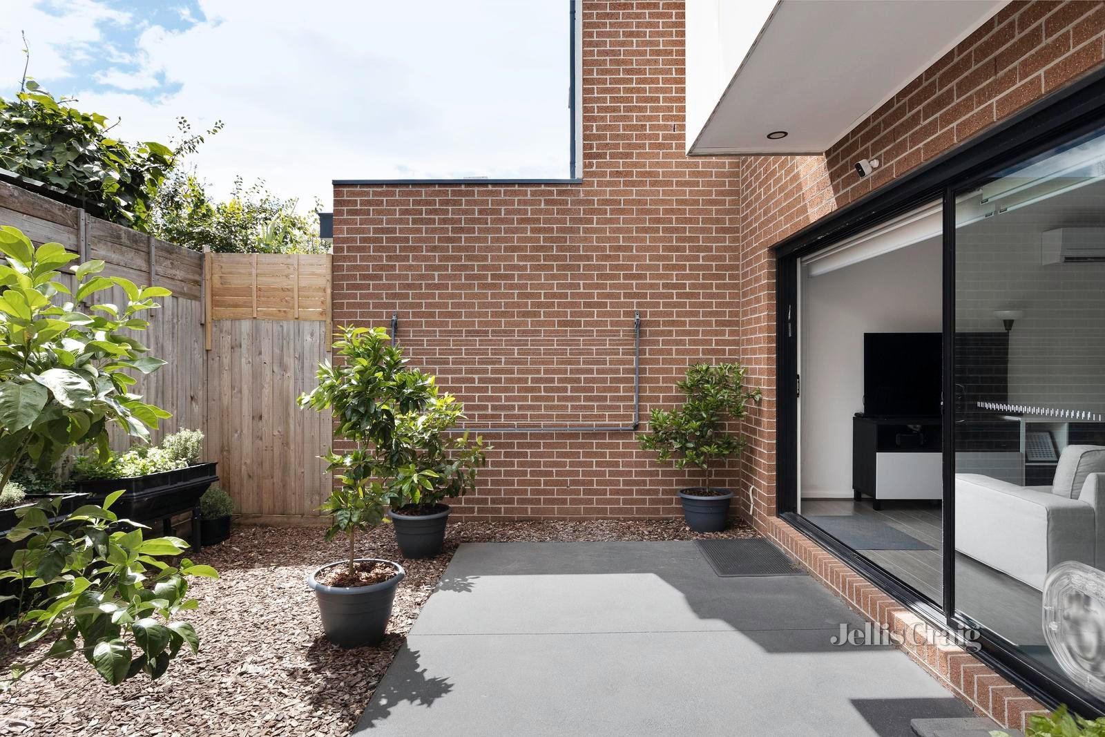 2/6 Gisborne Crescent, Reservoir image 10