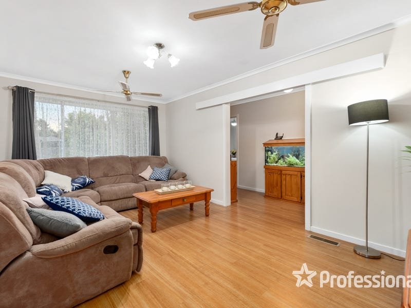 26 Gladesville Drive, Kilsyth image 2