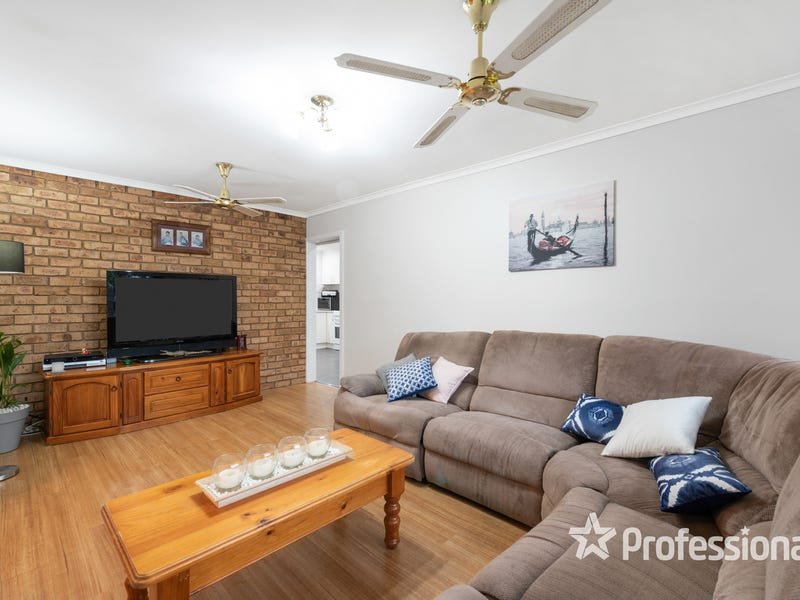 26 Gladesville Drive, Kilsyth image 3