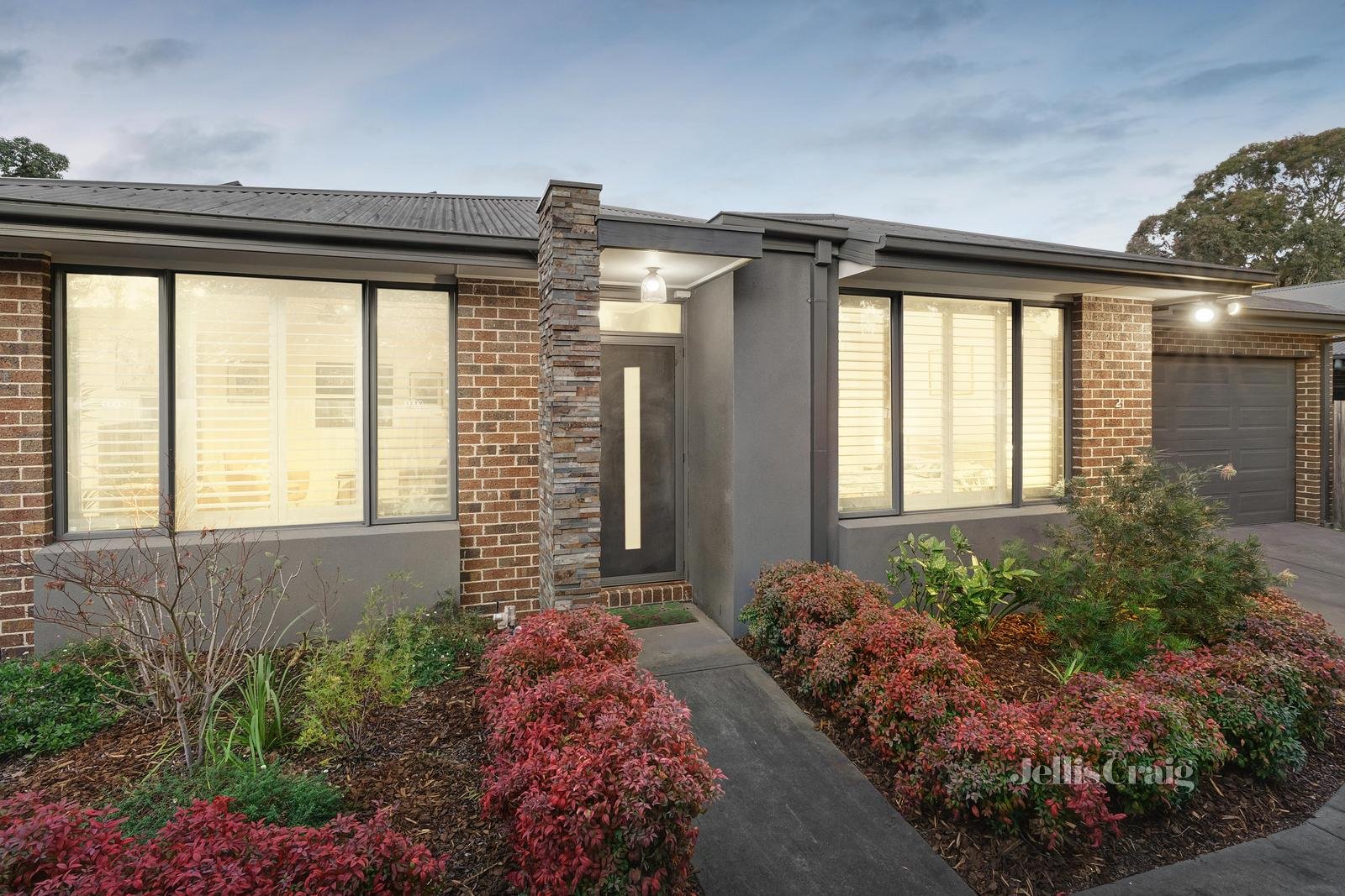 2/6 Glendale Road, Briar Hill image 1