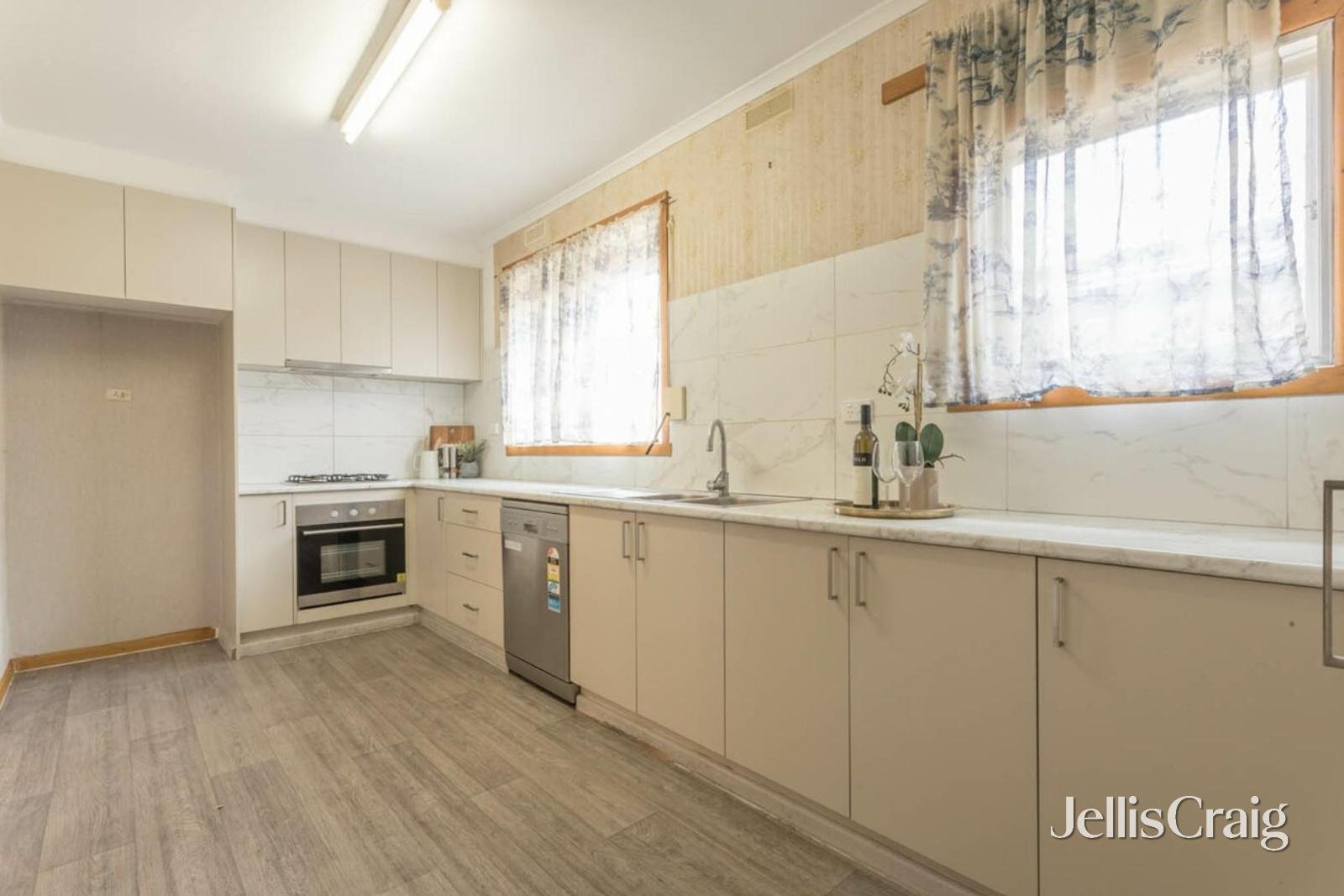 26 Goodwood Drive, Springvale image 5