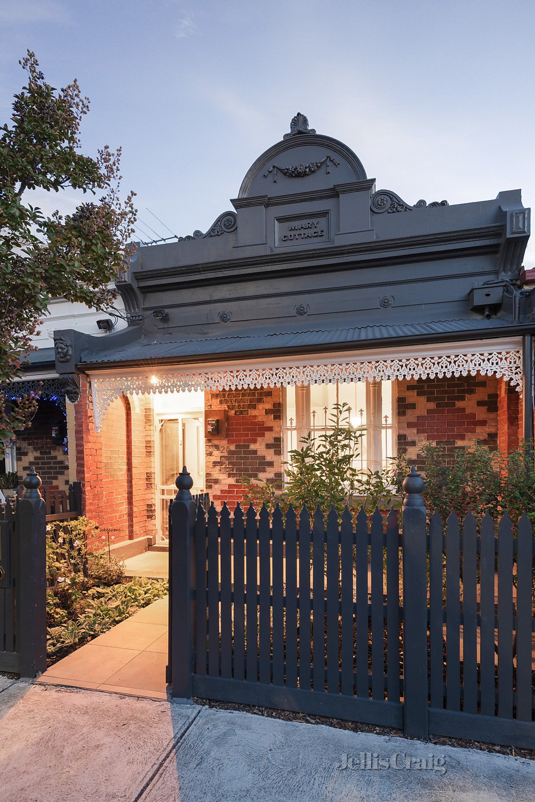 26 Gordon Grove, Northcote image 2