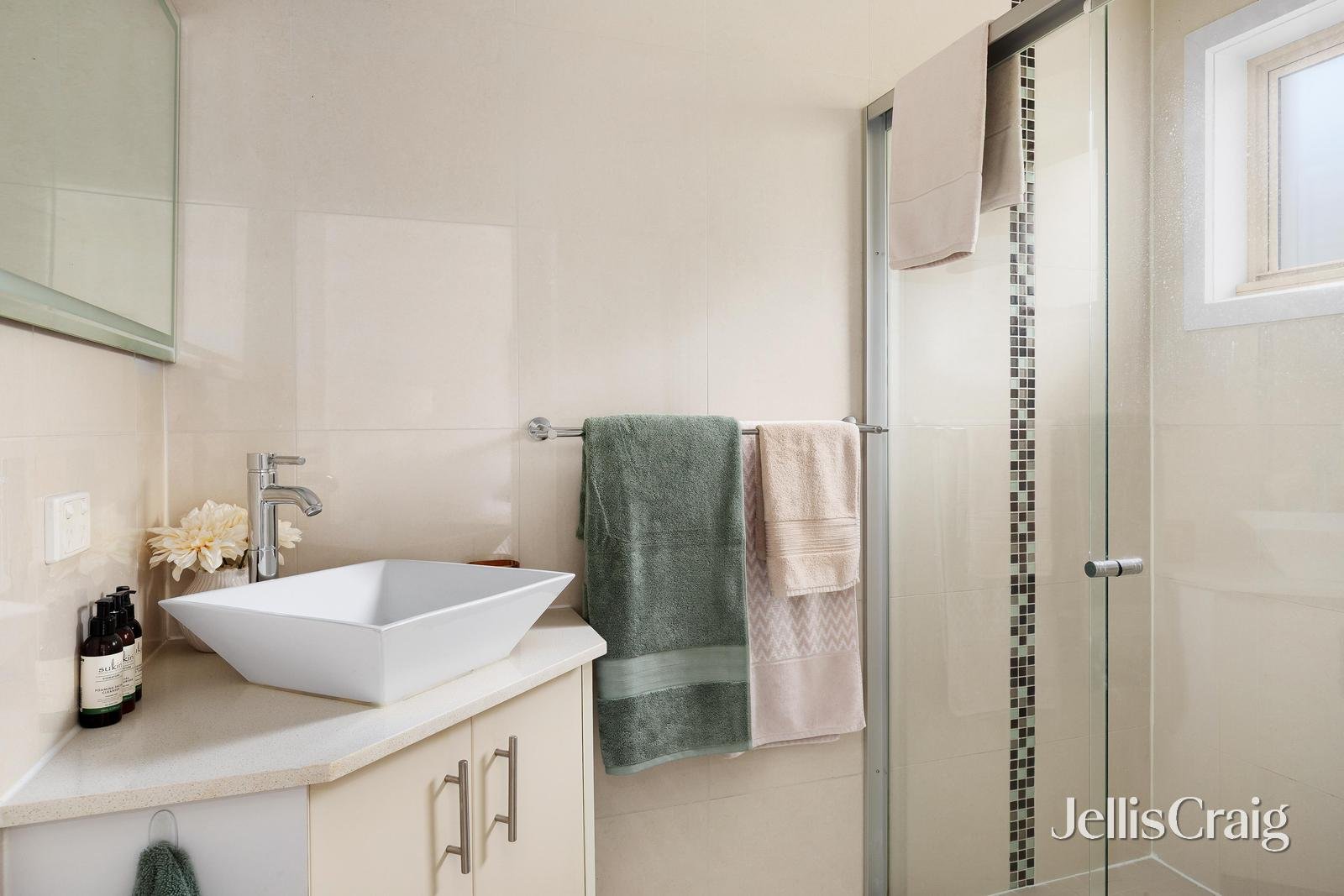 2/6 Graeme Avenue, Montmorency image 13