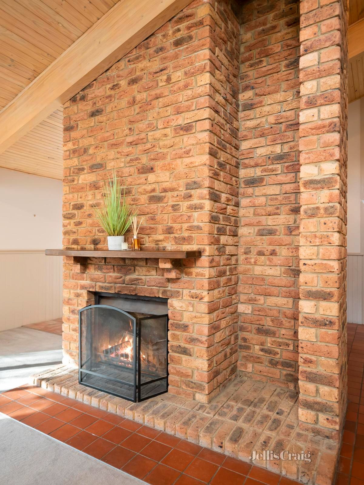26 Huntingfield Drive, Doncaster East image 4