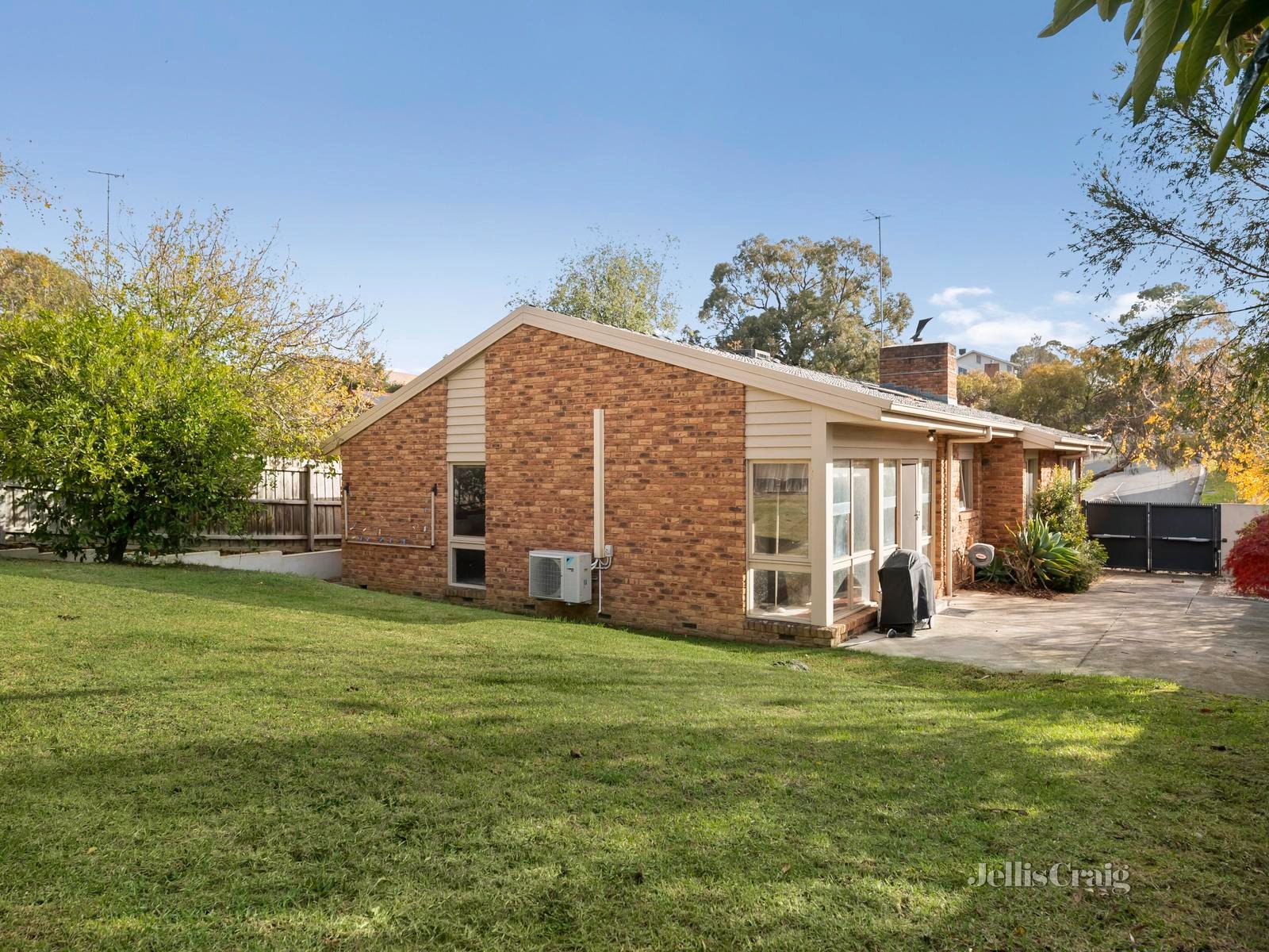 26 Huntingfield Drive, Doncaster East image 11