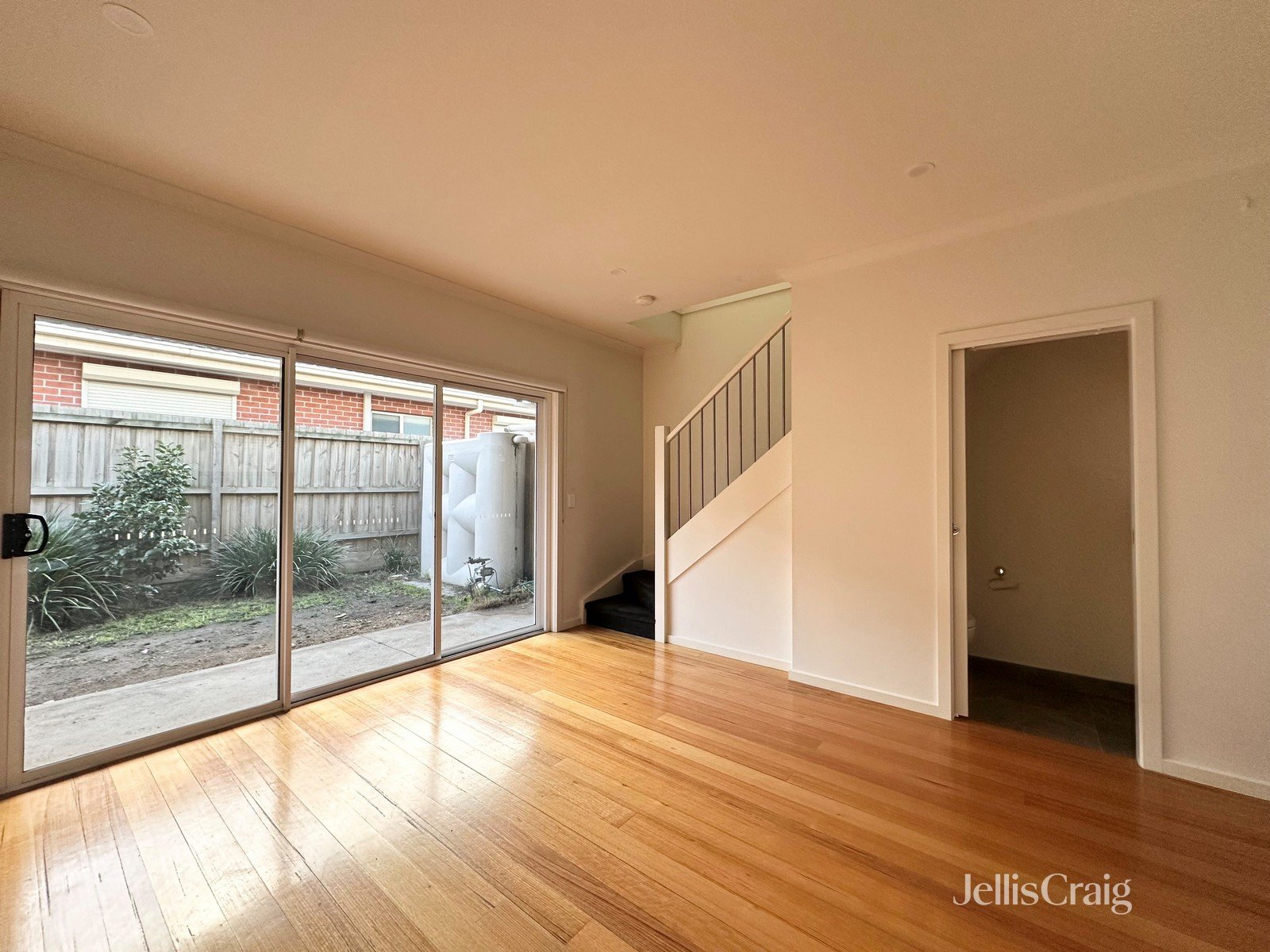 2/6 Isla Avenue, Glenroy image 1