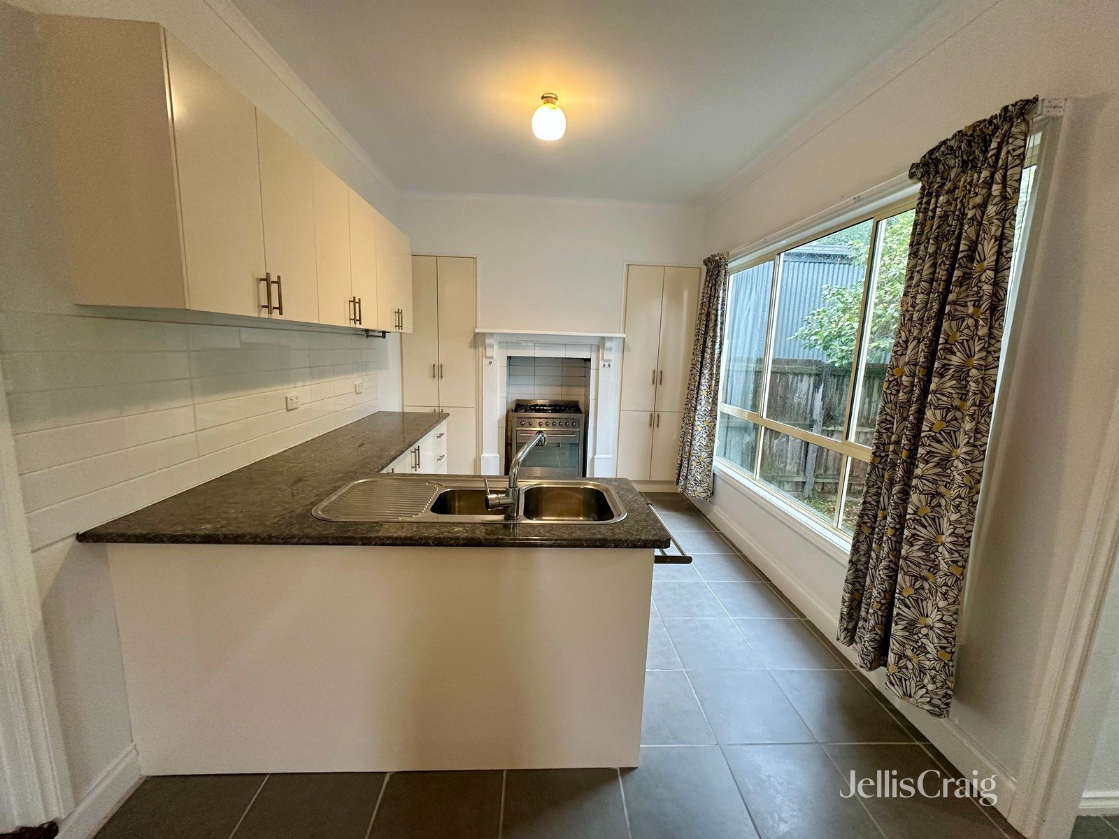 26 Jenkins Street, Northcote image 2