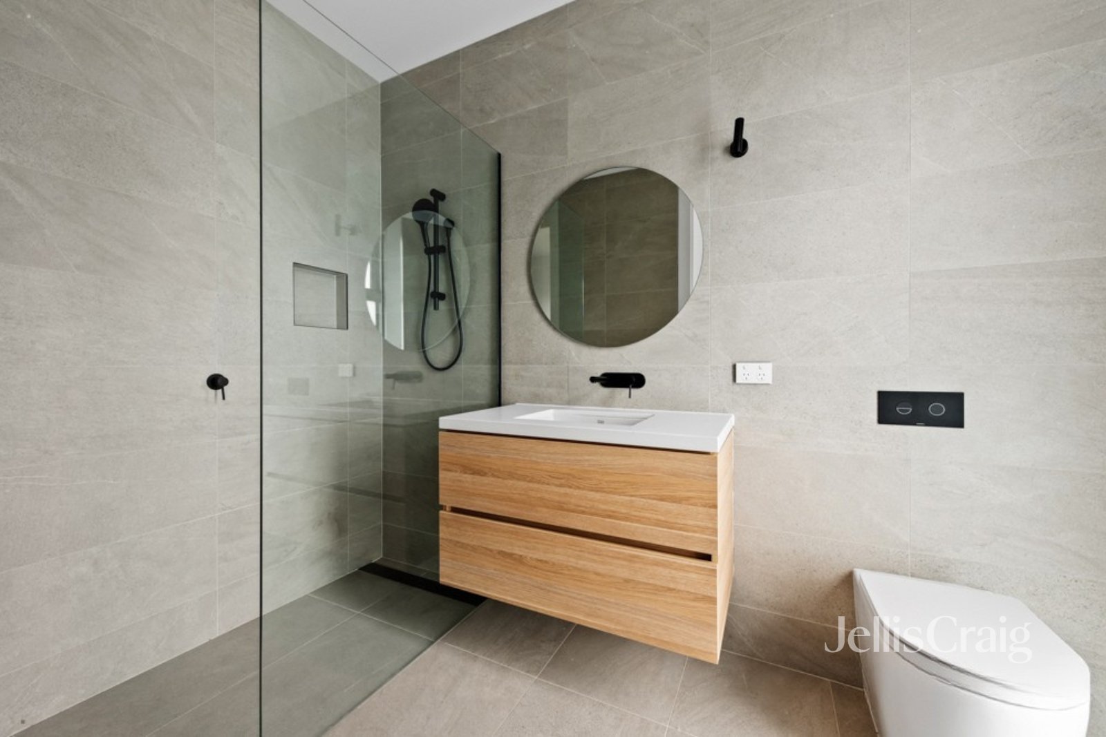 2/6 Josephine Grove, Preston image 8