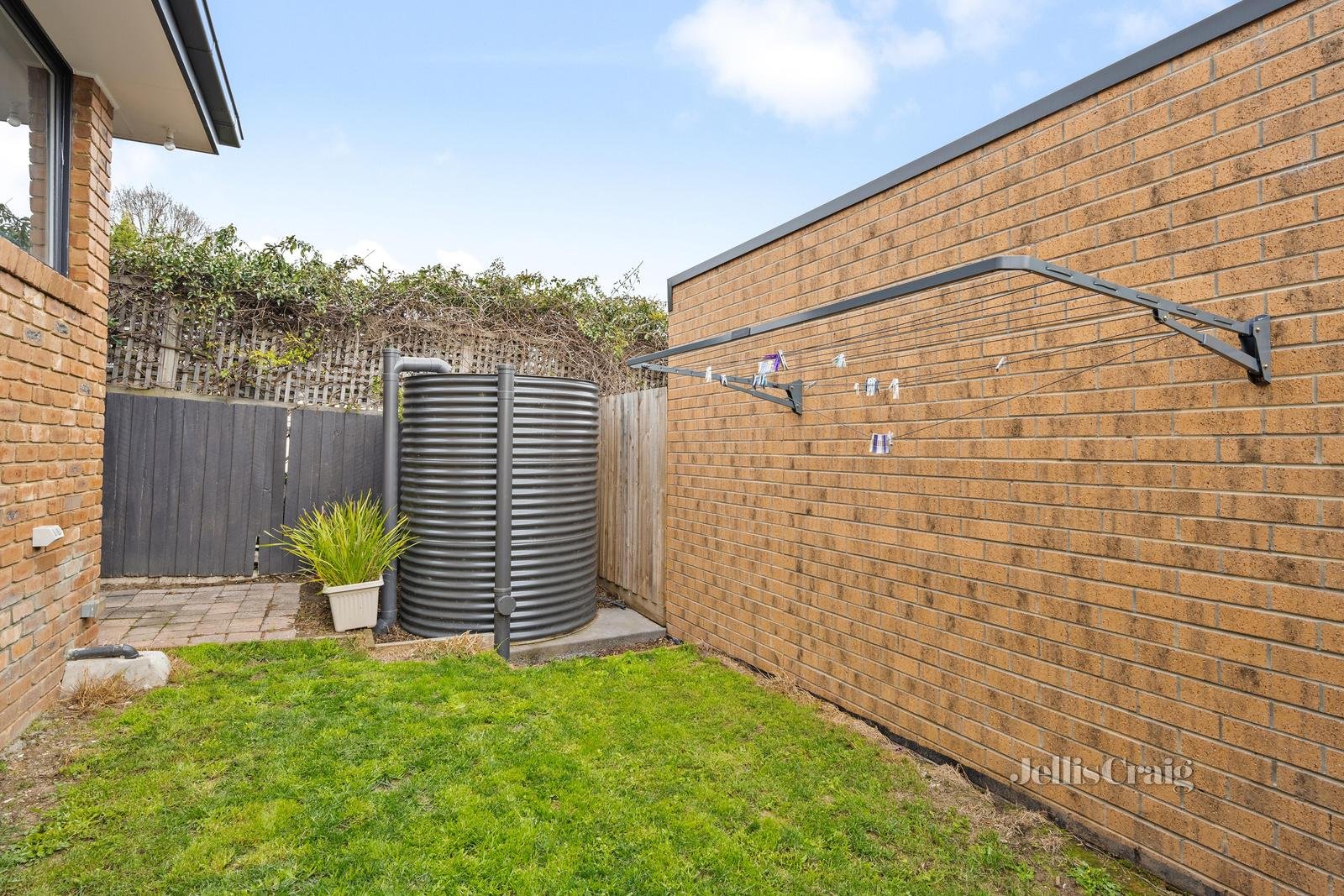 2/6 Kambora Court, Mooroolbark image 9